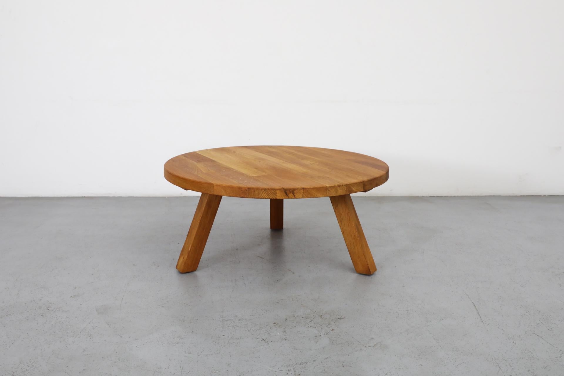 Brutalist Pierre Chapo Inspired Round Oak Coffee Table with Angled Legs In Good Condition In Los Angeles, CA