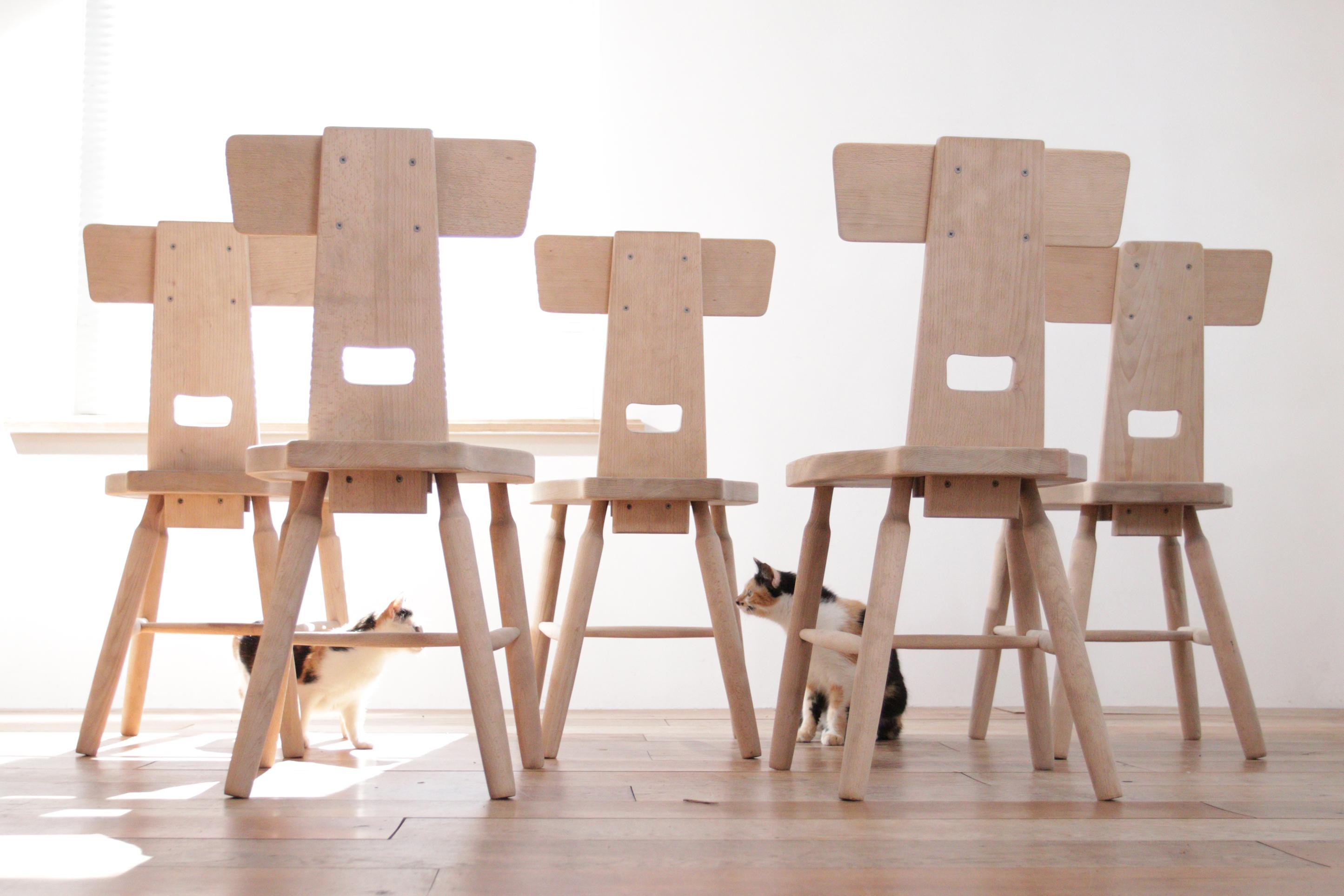 Beautiful Brutalist Beech chairs made in the Netherlands around the 1970s.
Probably inspired by the designs of Pierre Chapo.
We have sandblast the wood so you get the pure natural wood.
They are comfortable and very sturdy

Fits perfect with