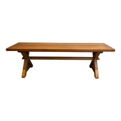 Table basse en pin brutaliste