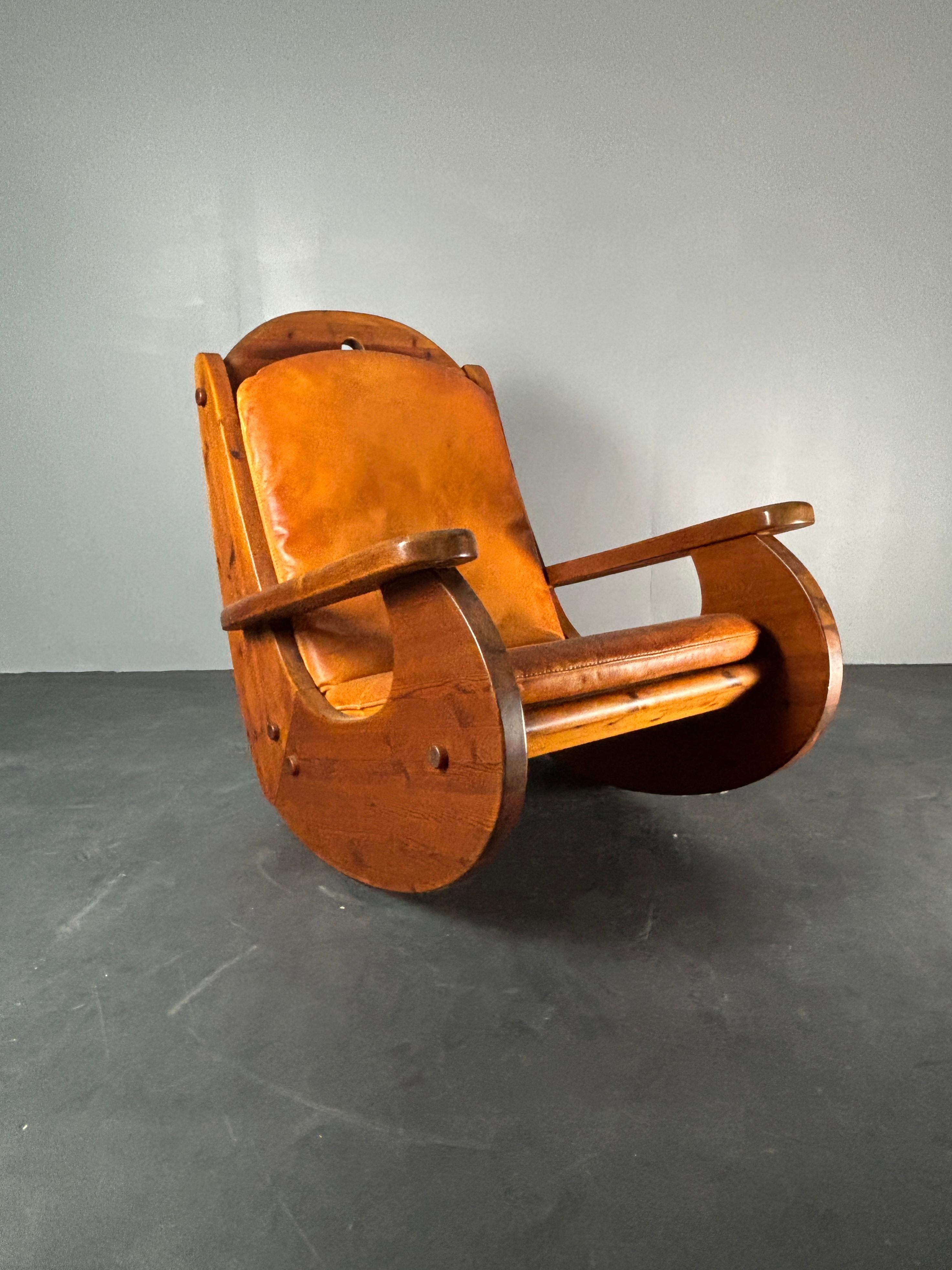 Chaise longue à bascule en pin brutale avec assise en cuir par Wasa 1984 en vente 5
