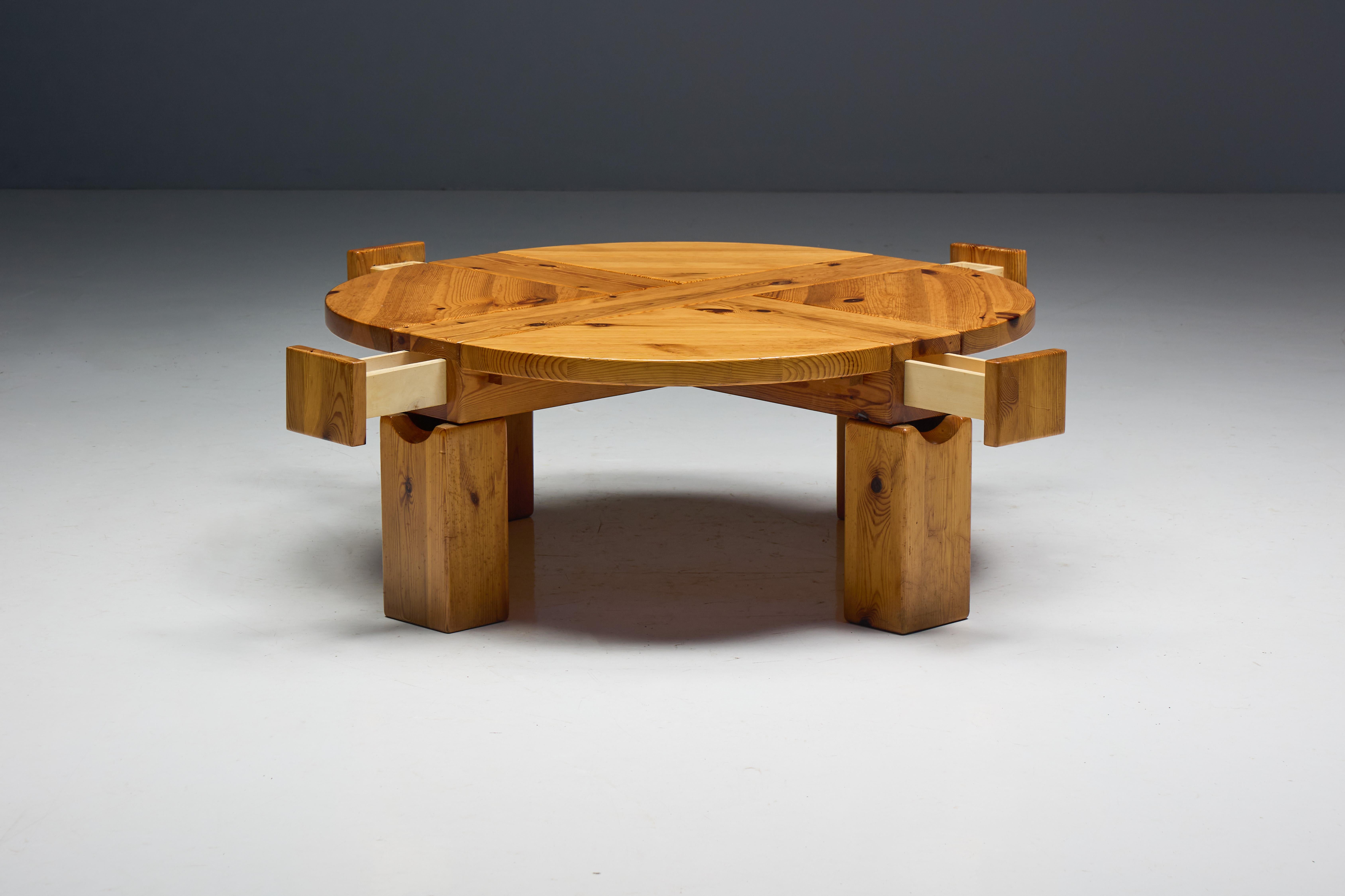 Brutalist Pine Wood Coffee Table, Sweden, 1970s im Angebot 3