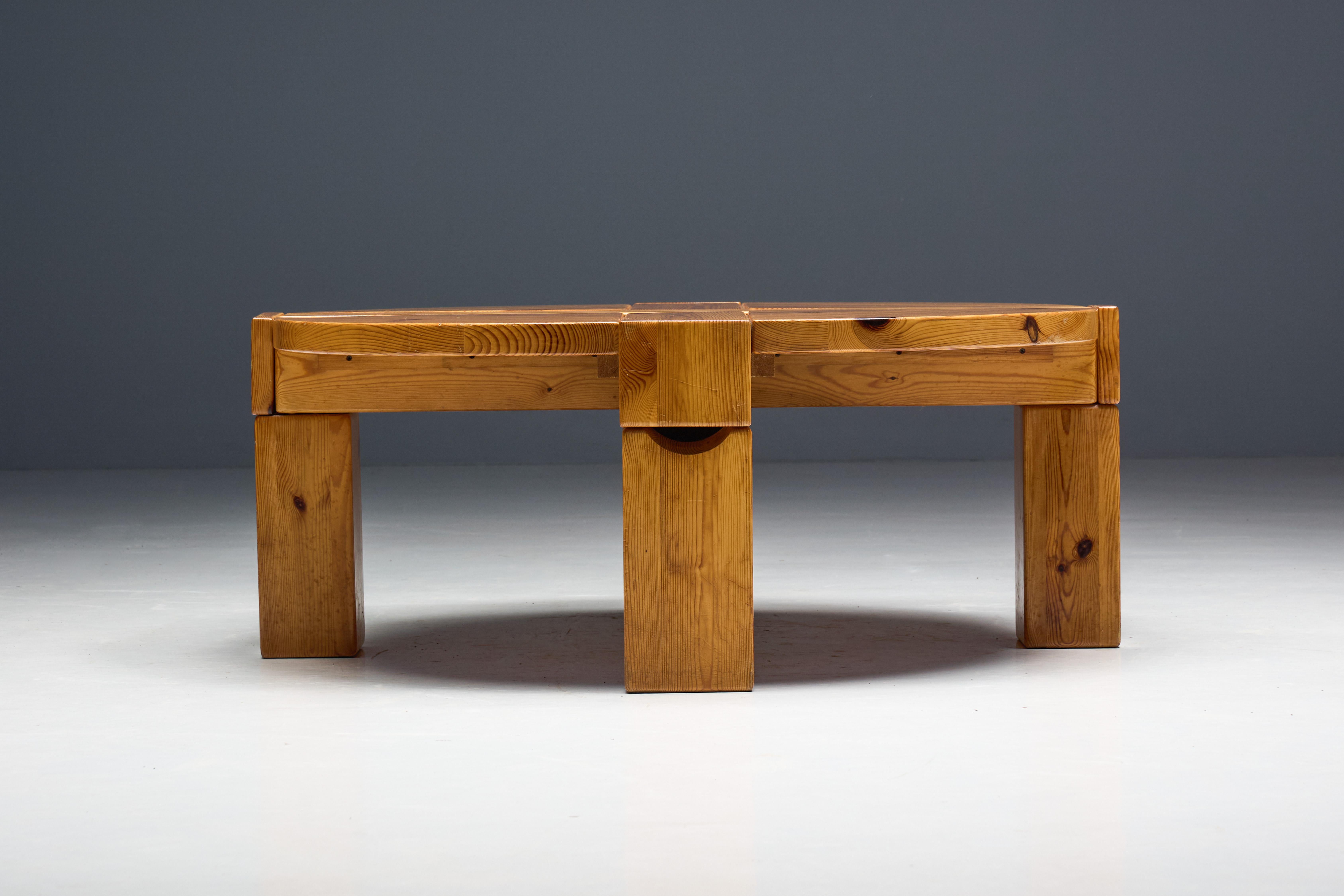 Brutalist Pine Wood Coffee Table, Sweden, 1970s im Angebot 5