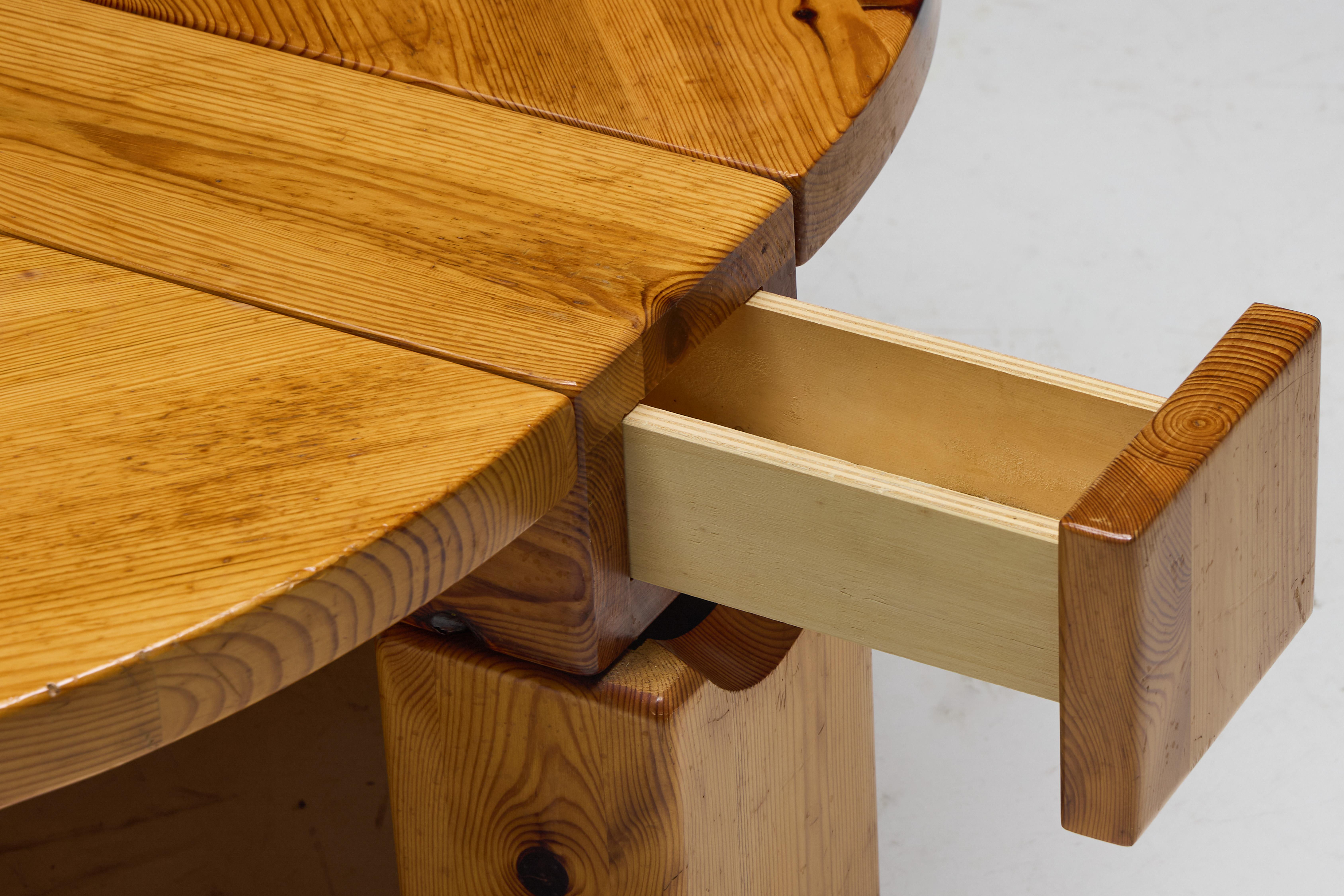 Brutalist Pine Wood Coffee Table, Sweden, 1970s im Angebot 2