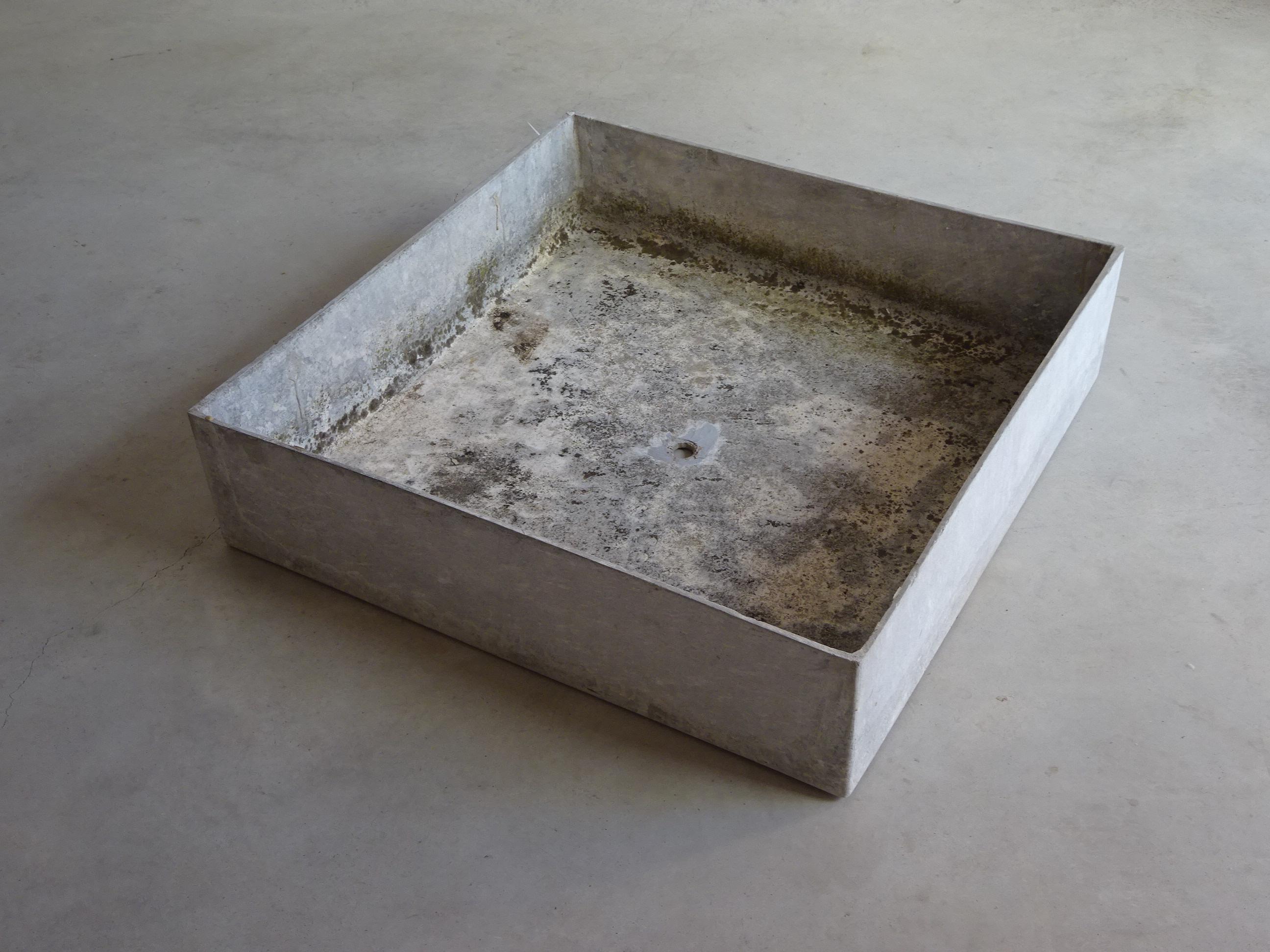 Jardinera brutalista, Willy Guhl para Eternit. Suiza, años 60 Moderno de mediados de siglo en venta