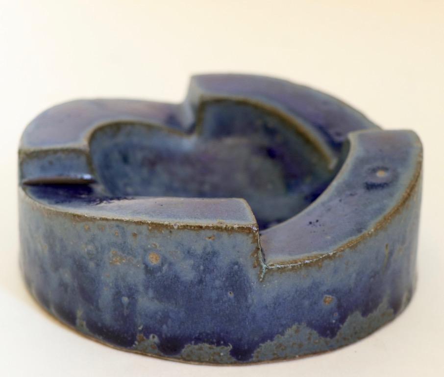 Brutalist Pottery Bowl Ashtray by David Gil for Bennington Pottery In Excellent Condition In New York, NY