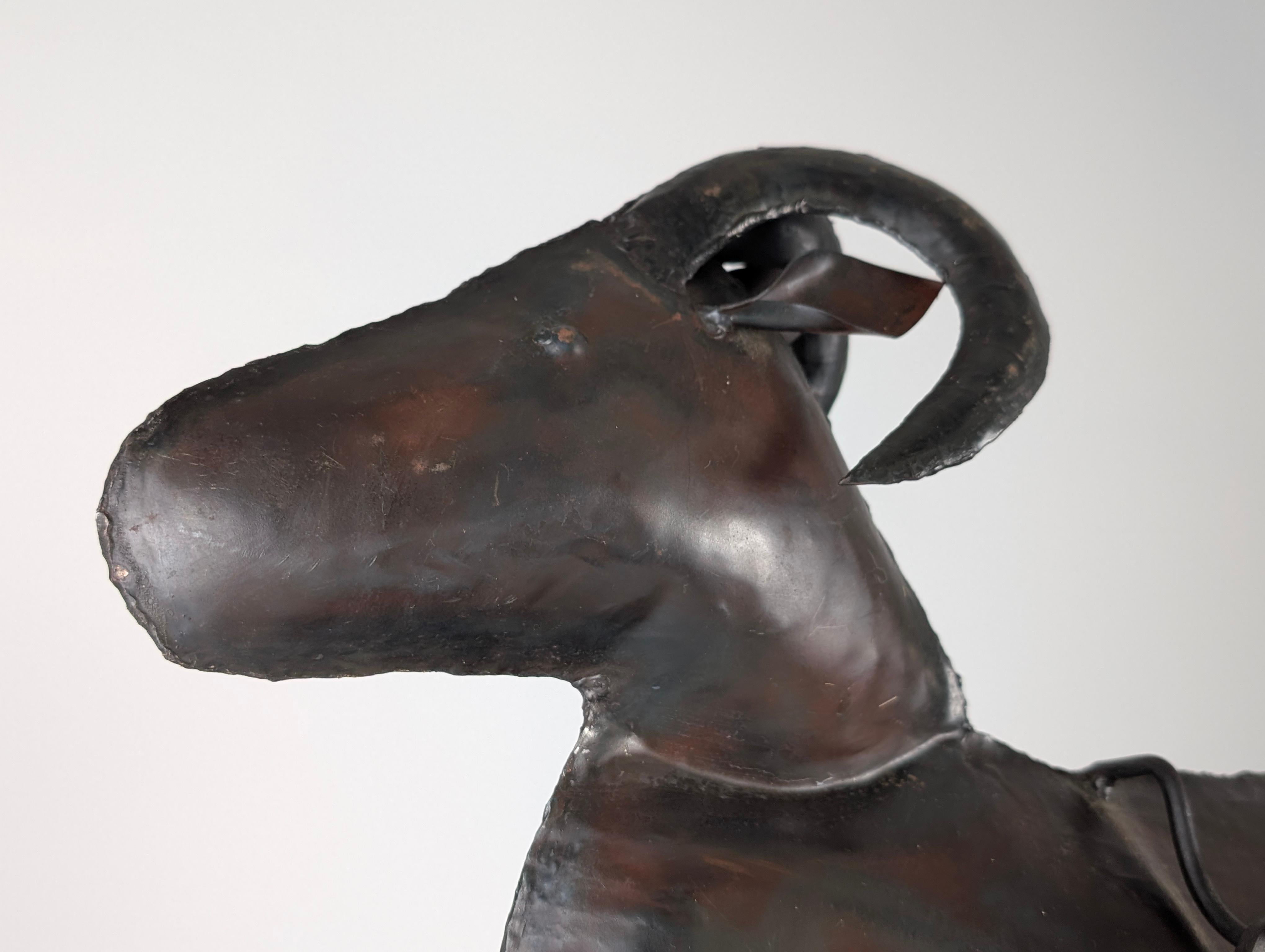 Brutalistisches Kaminbesteck in Widderform aus handgeschmiedetem Metall, Lalanne-Stil im Angebot 5