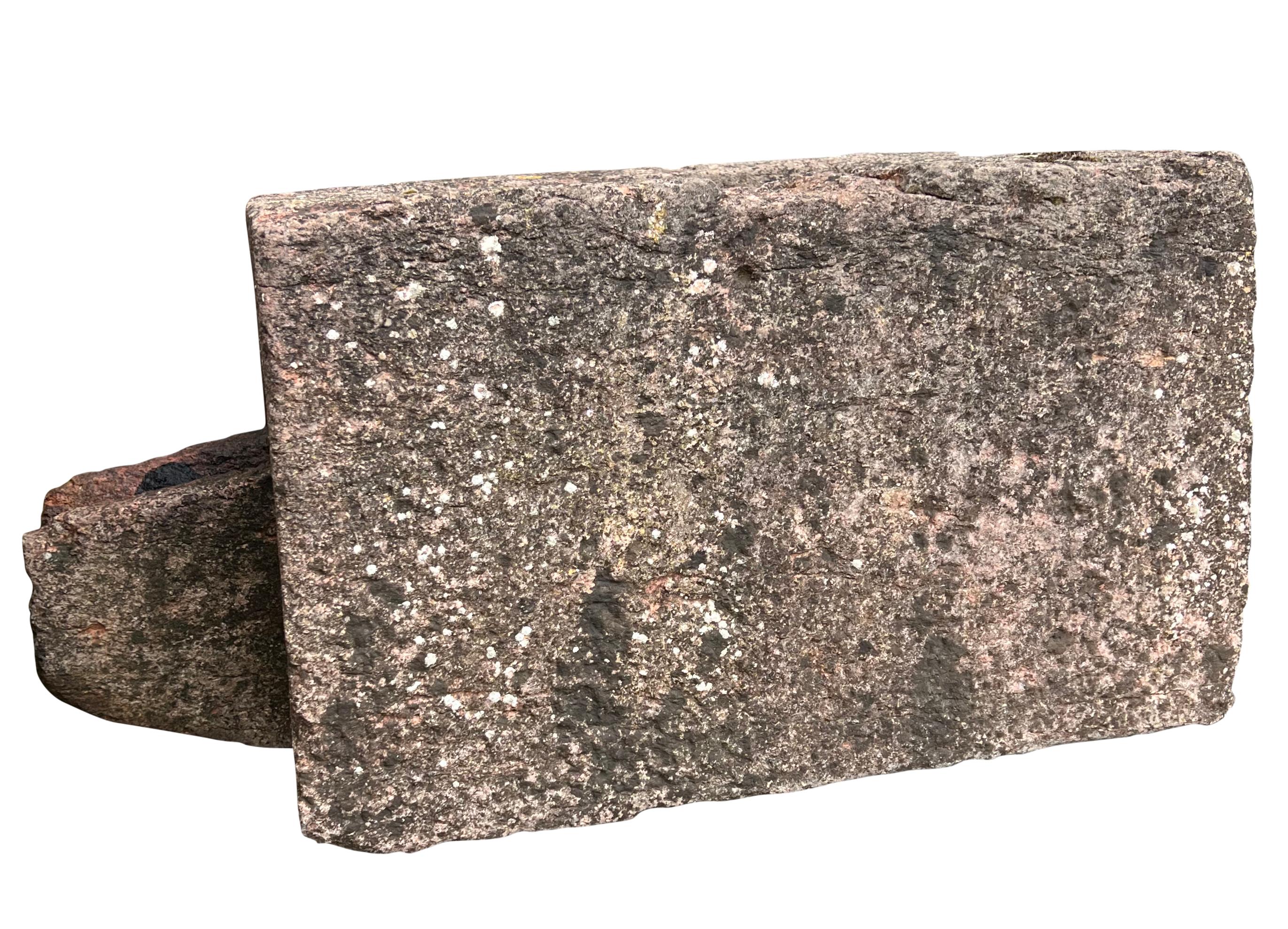 The Element Garden Brutalist ou auge ou bassin d'eau de jardin français brut en vente 4
