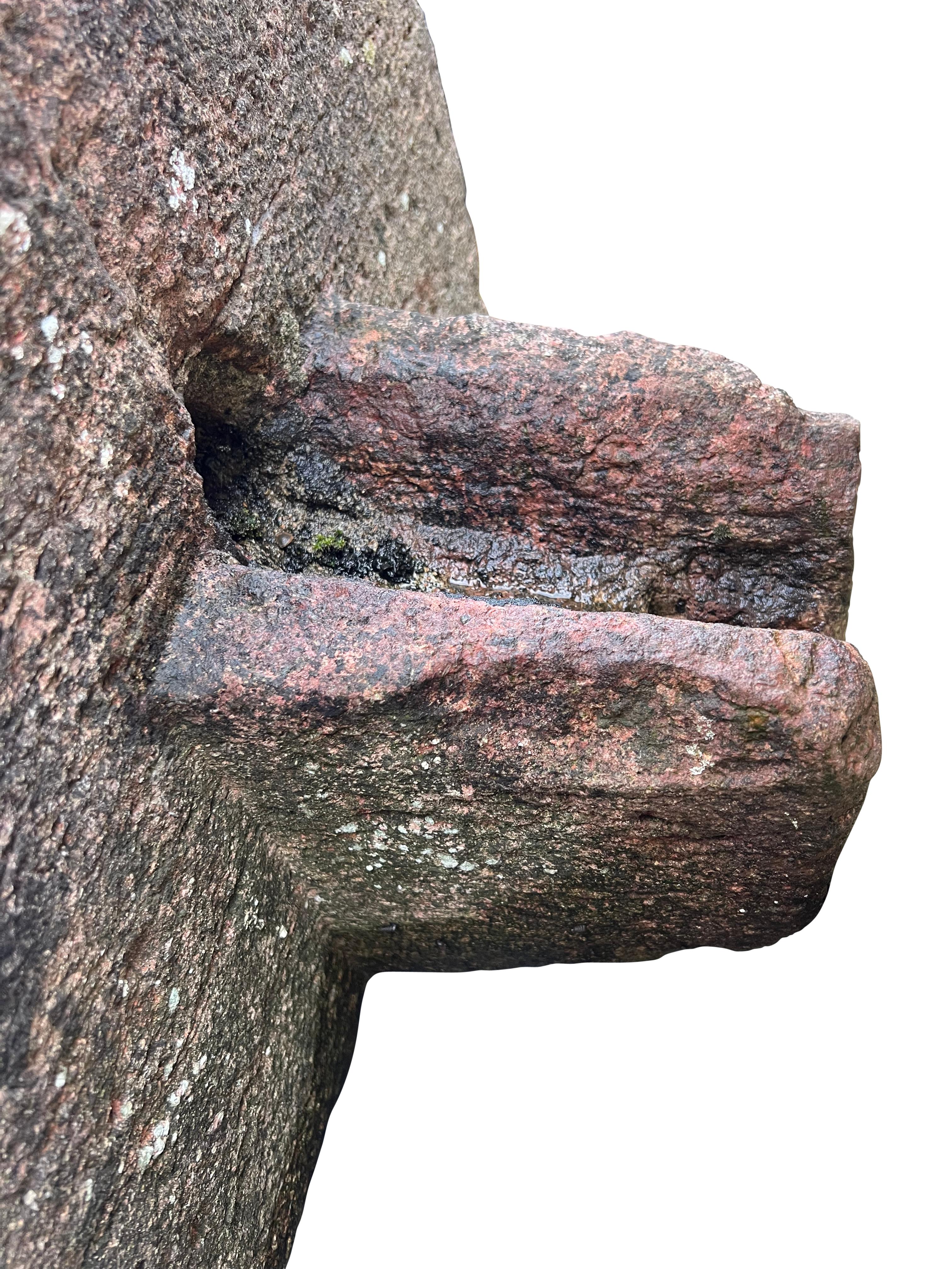 Sculpté à la main The Element Garden Brutalist ou auge ou bassin d'eau de jardin français brut en vente