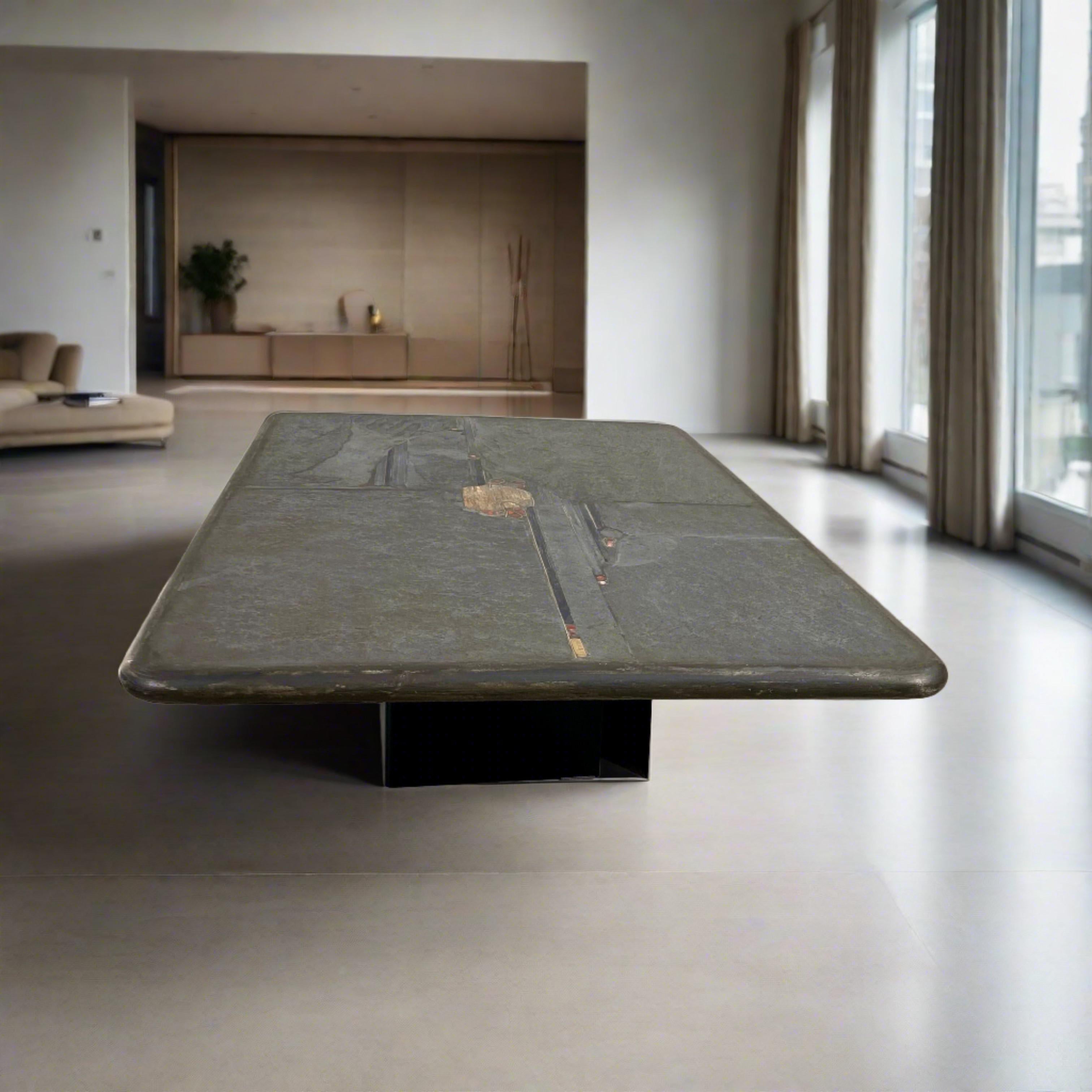 Fin du 20e siècle Table basse rectangulaire brutaliste en ardoise du sculpteur Paul Kingma 1996 en vente