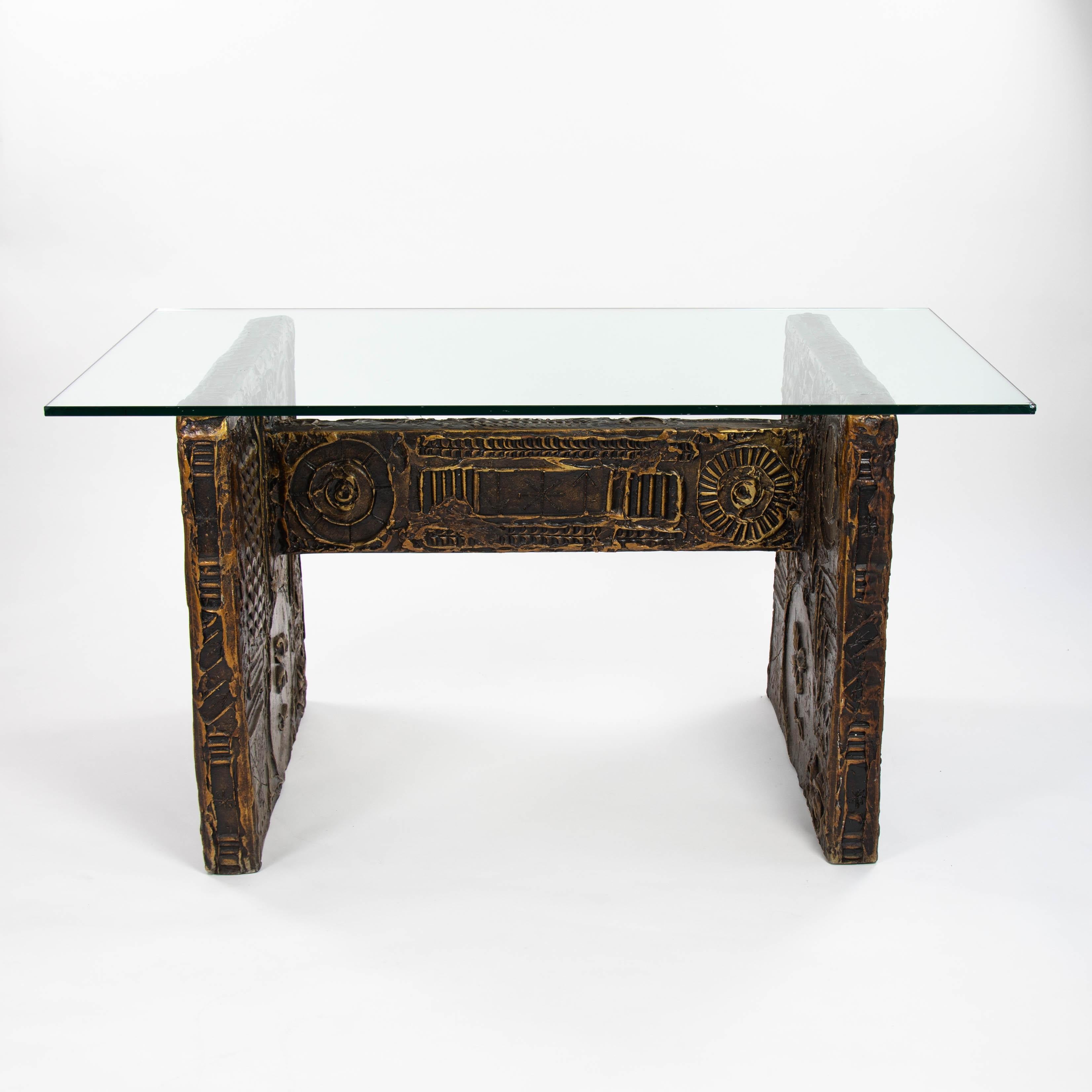 Brutalist Resin Dining Table GOOP by Adrian Pearsall for Craft Associates 1970s
Brutalist dining table 