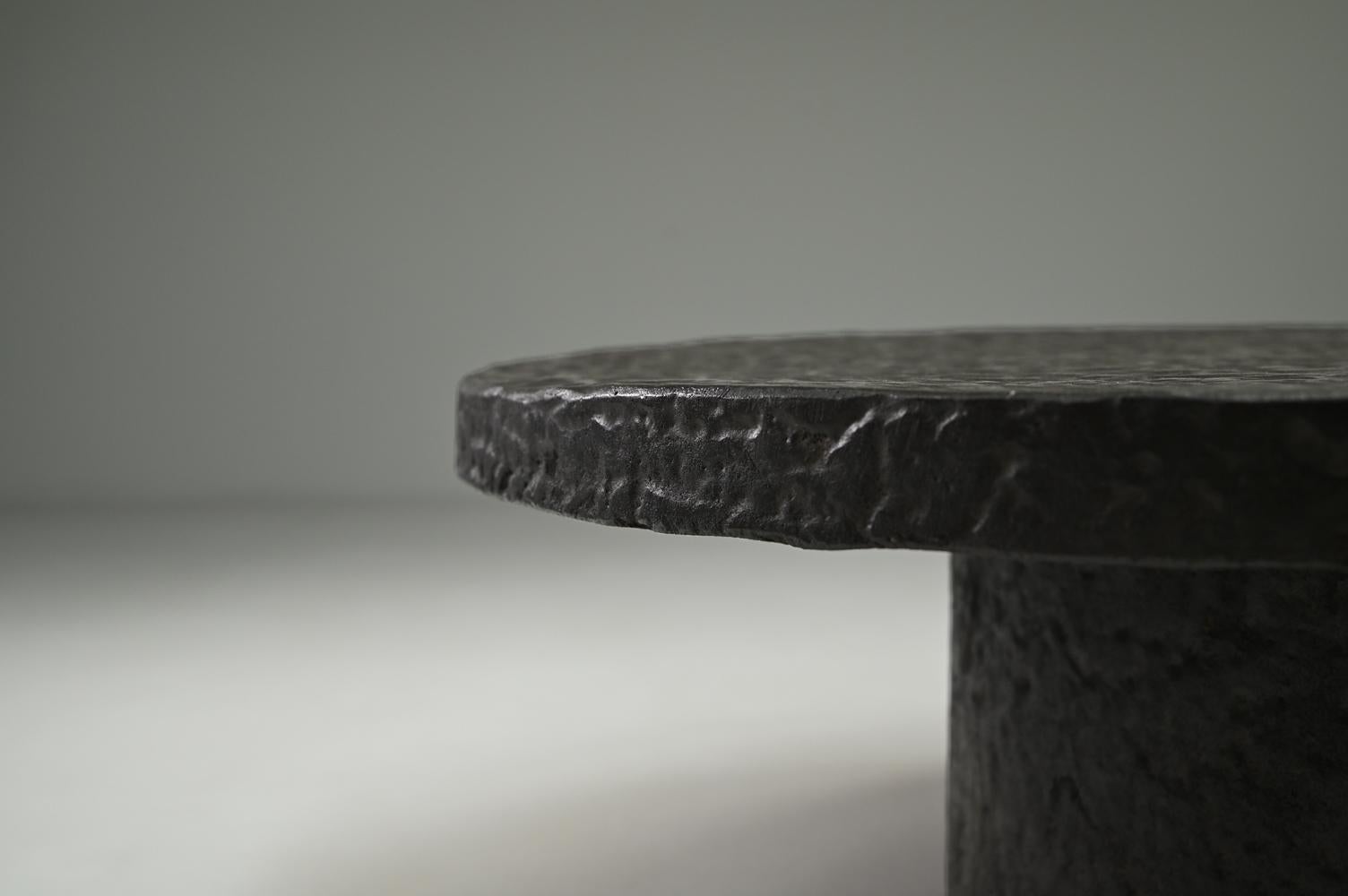 Mesa de centro Brutalista de resina y piedra, años 70 Holanda. en venta 3