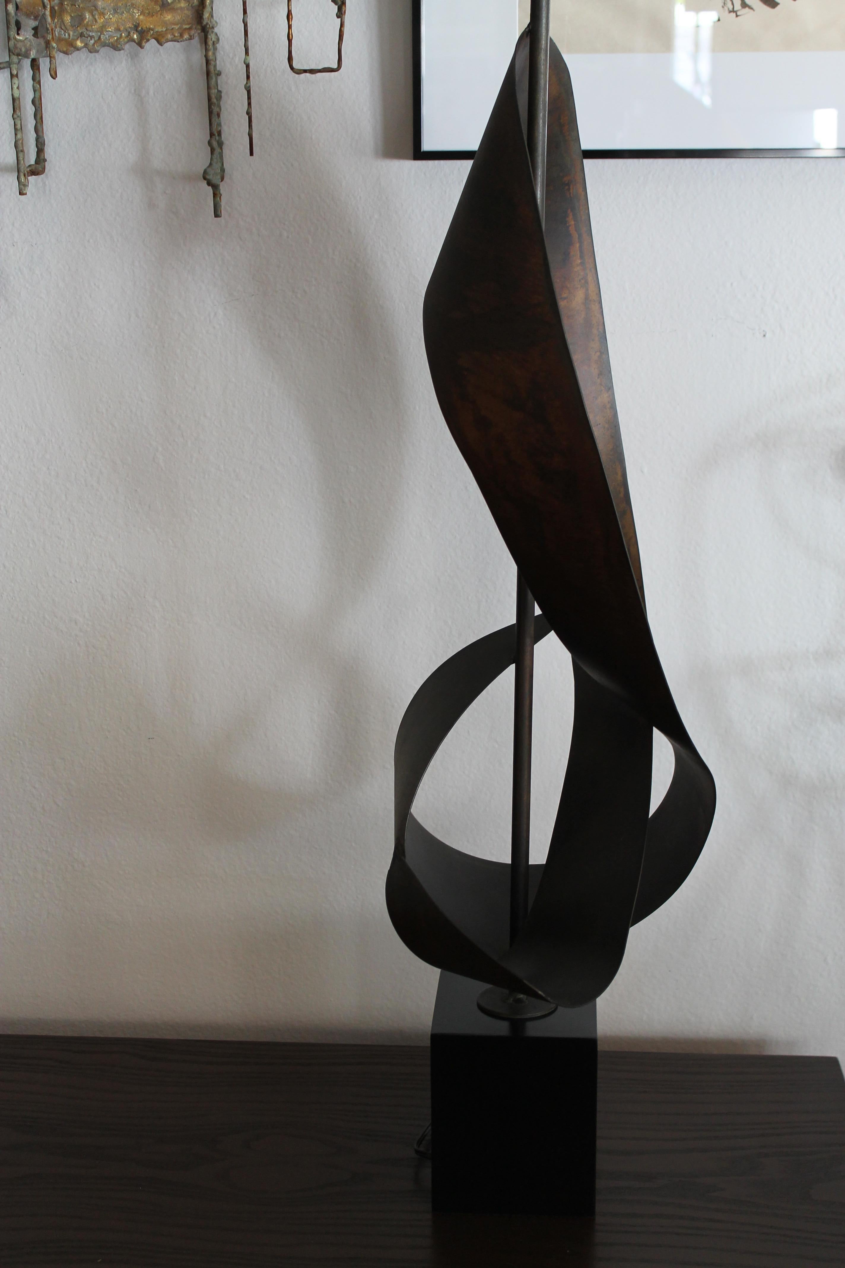 Brutalist Ribbon Cut Lamp by Richard Barr and Harold Weiss for Laurel In Good Condition In Palm Springs, CA