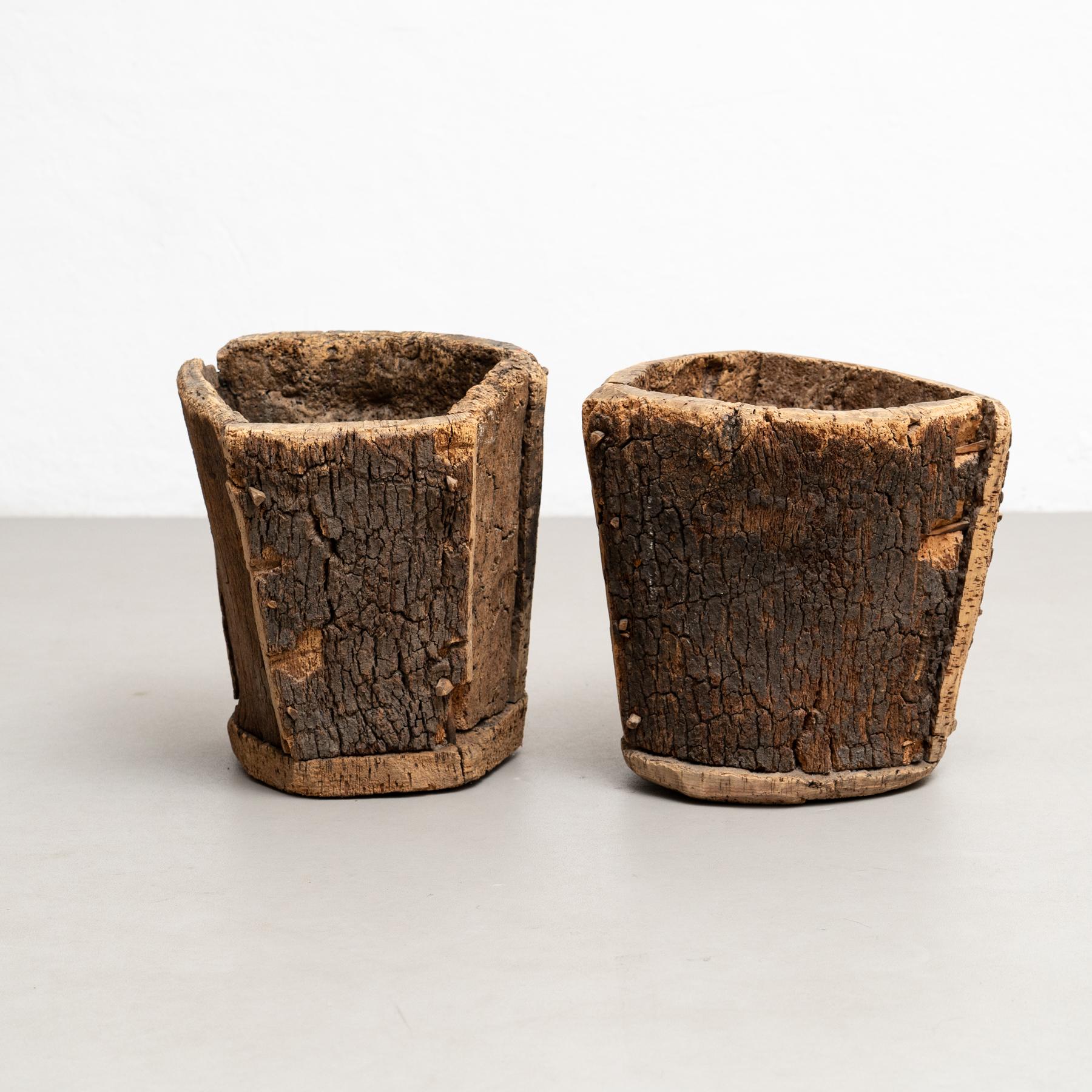 Romance Brutalista: Pareja de cubos de basura vintage de corcho de principios del siglo XX Moderno de mediados de siglo