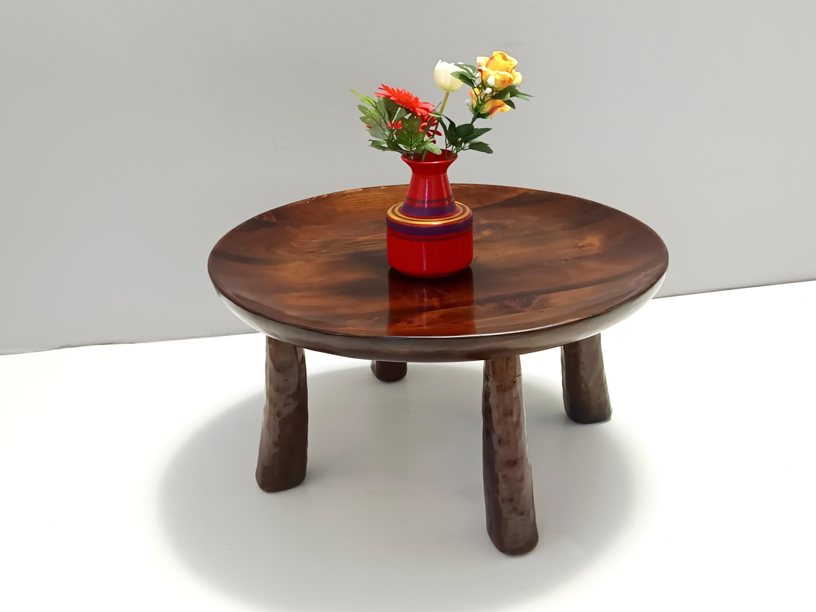 Runder brutalistischer Couchtisch aus Buche im Stil von Oscar Niemeyer, Italien (Brutalismus) im Angebot