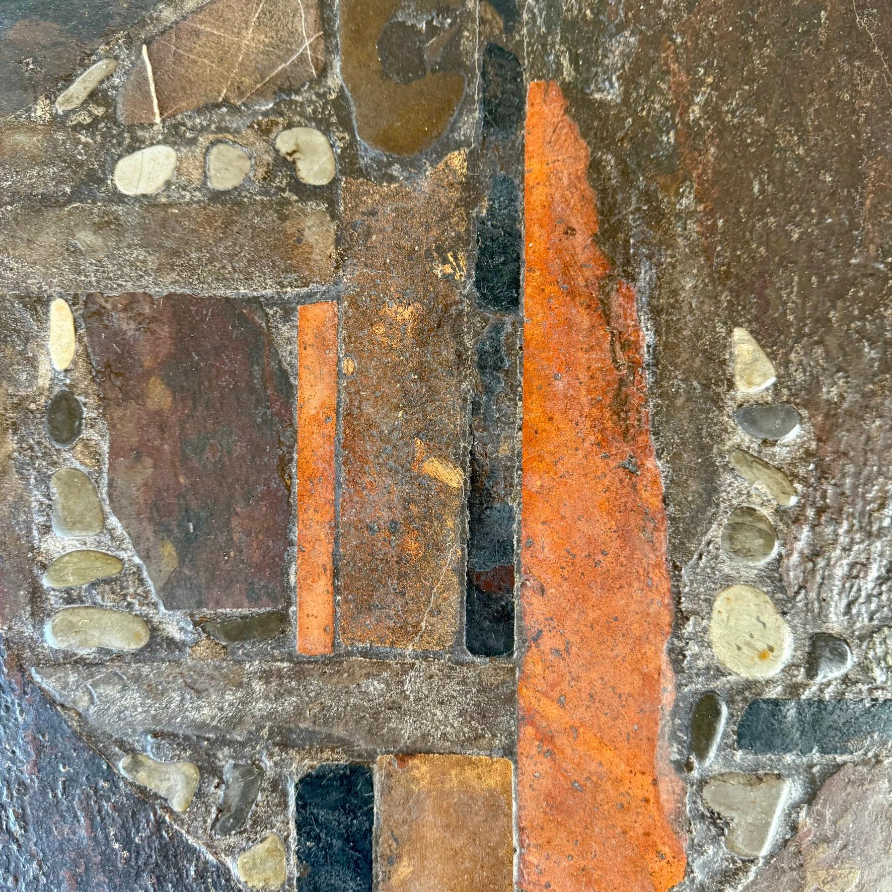 Tavolino rotondo brutalista in pietra di ardesia marrone dello scultore Paul Kingma 1978 in vendita 10