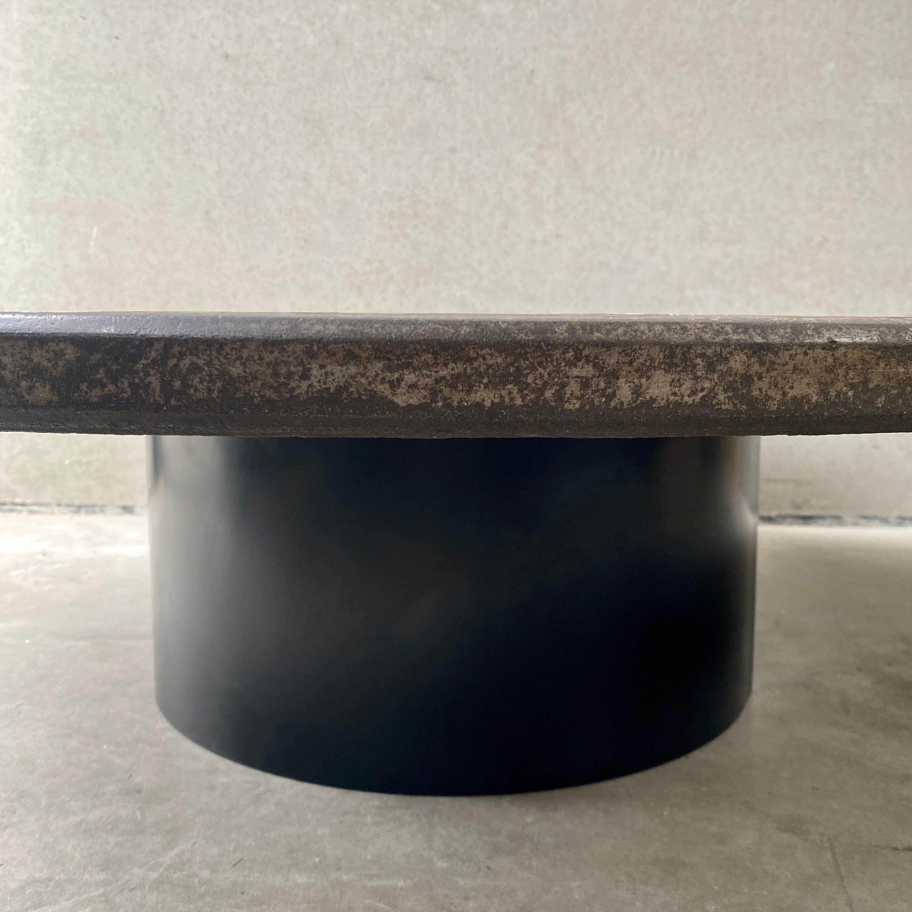 Table basse ronde en pierre d'art brutaliste du sculpteur Paul Kingma, Pays-Bas, 1985 en vente 5