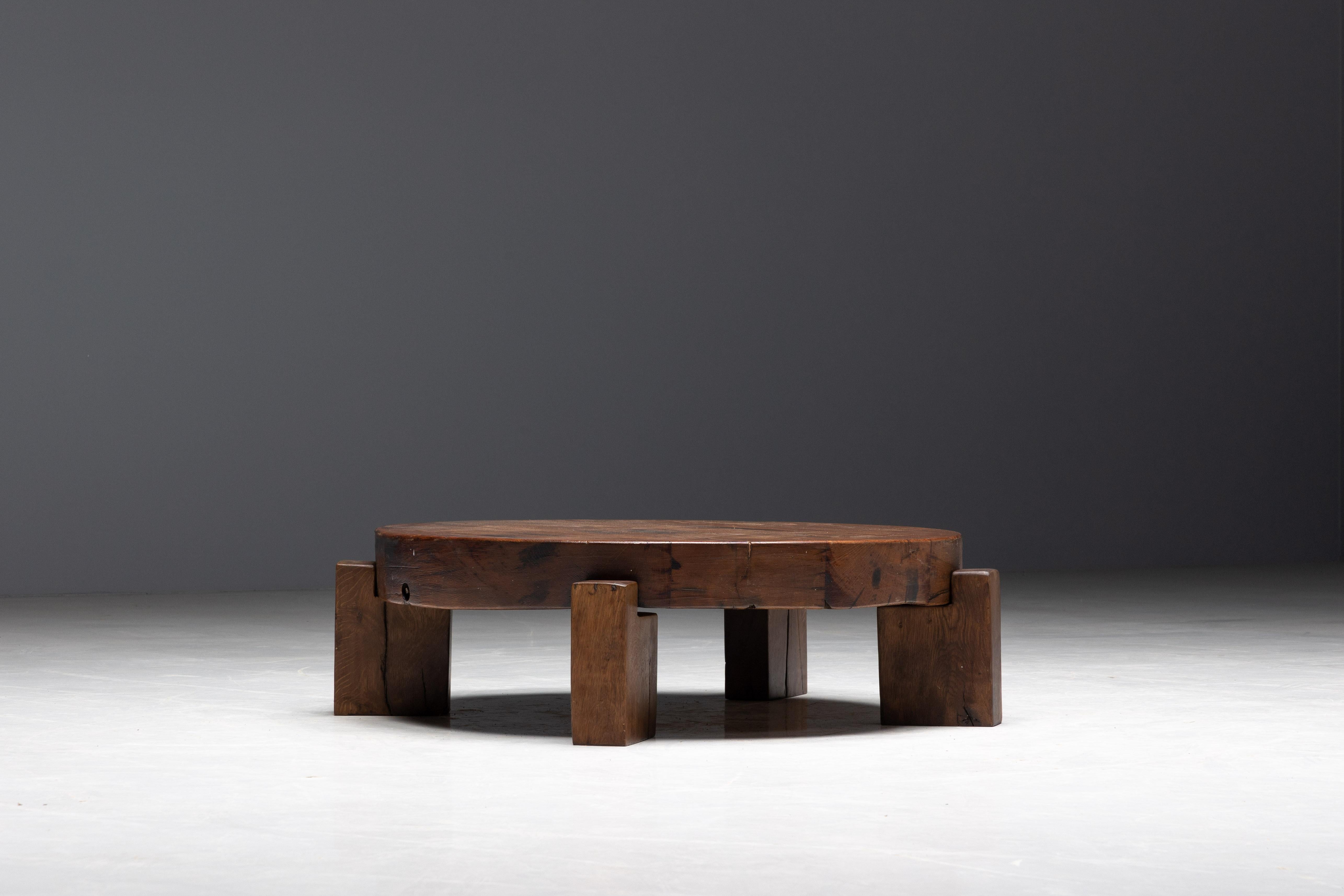 Brutalist Round Coffee Table, France, 1950s For Sale 1