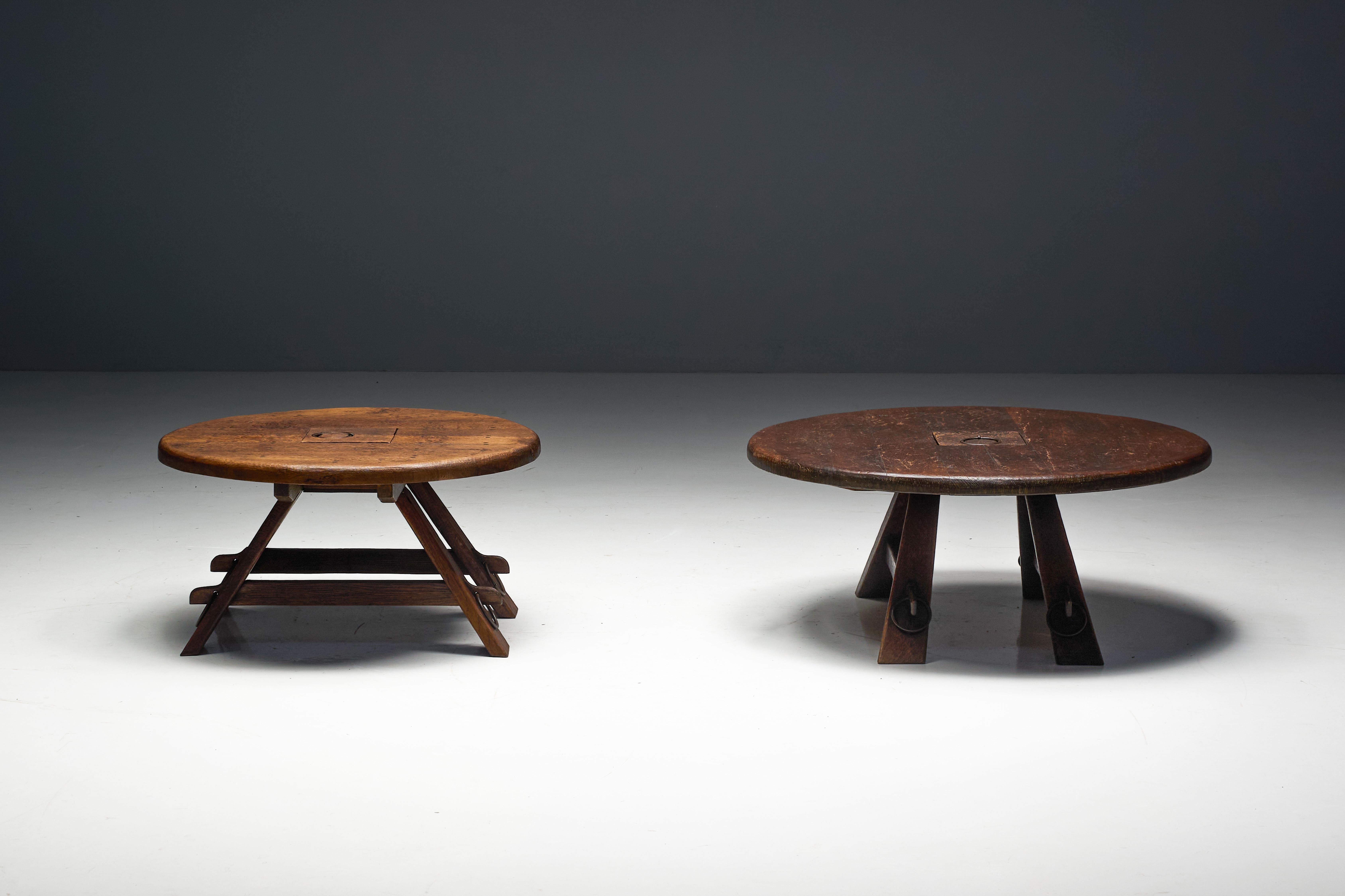 Mesa de centro redonda brutalista, Francia, años 1960 en venta 7