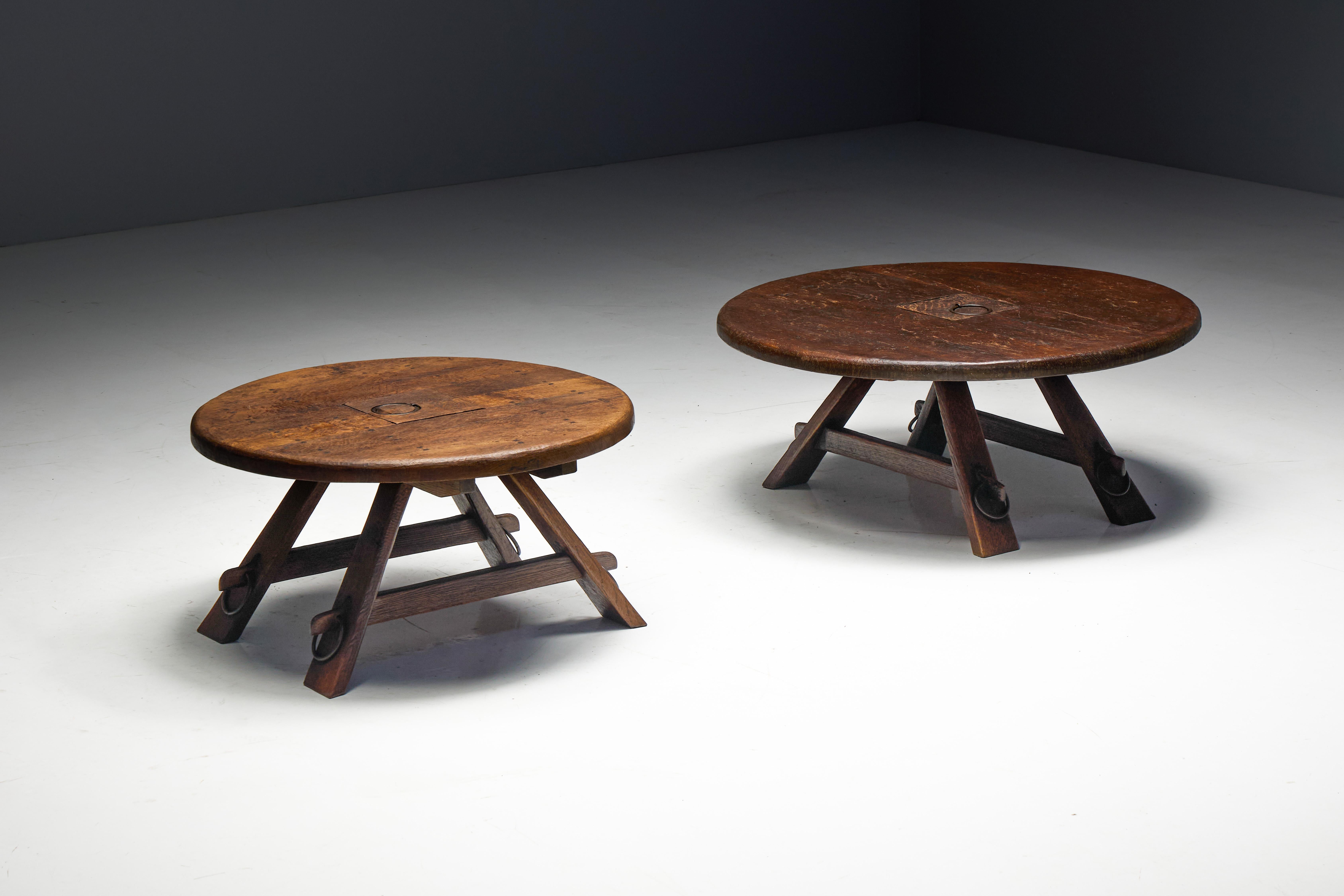Mesa de centro redonda brutalista, Francia, años 1960 en venta 8