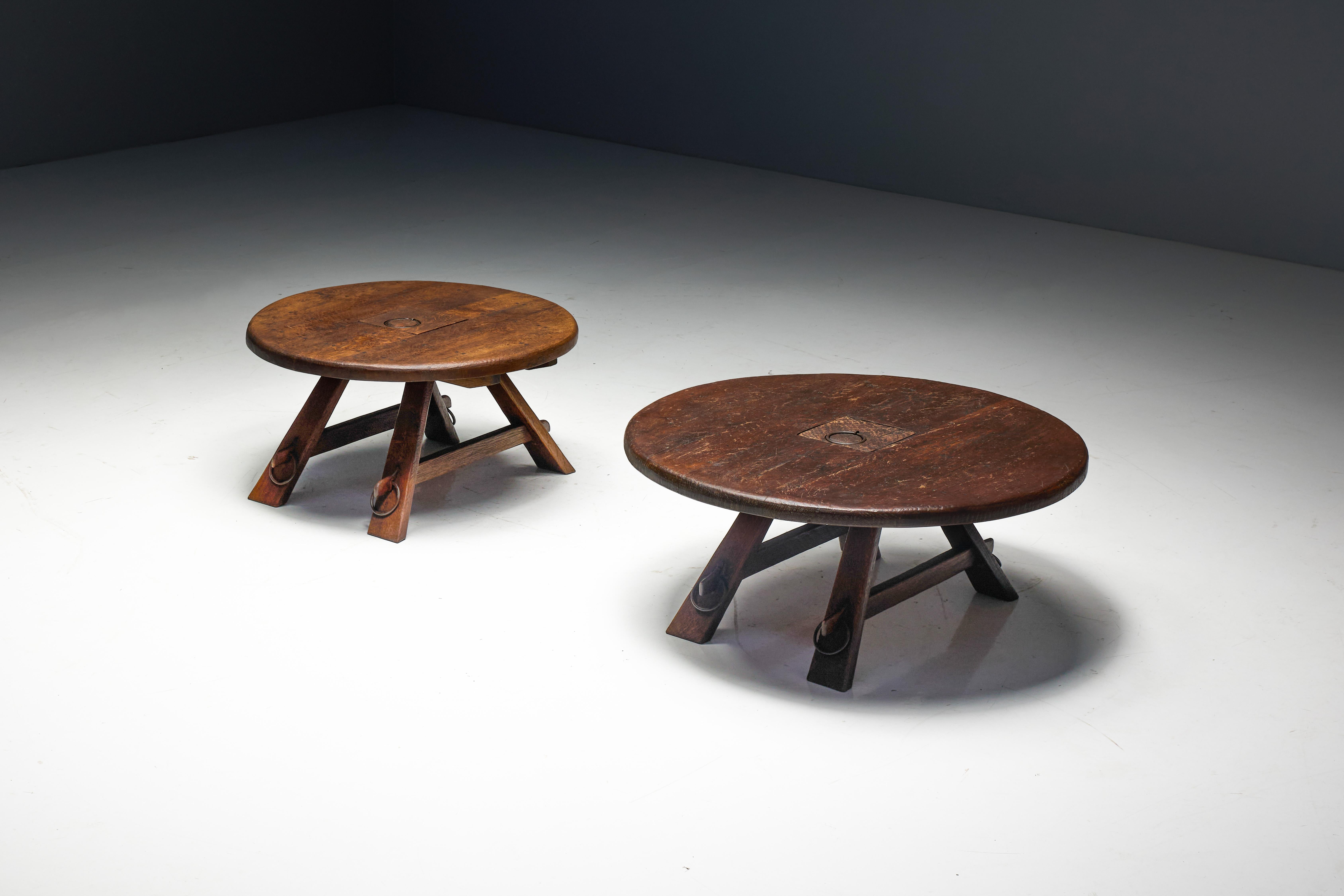 Mesa de centro redonda brutalista, Francia, años 1960 en venta 9