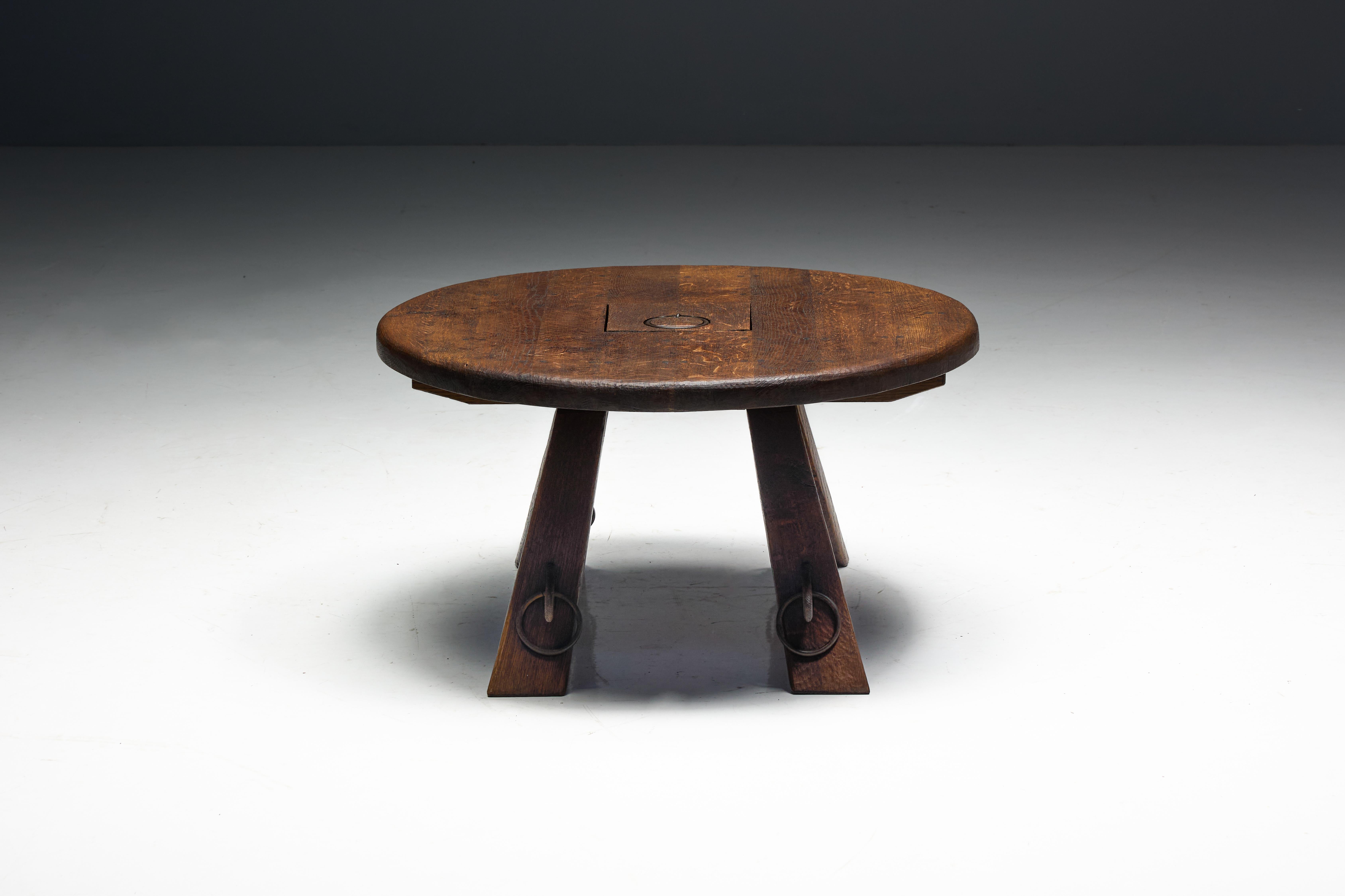 Mesa de centro redonda brutalista, Francia, años 1960 Francés en venta