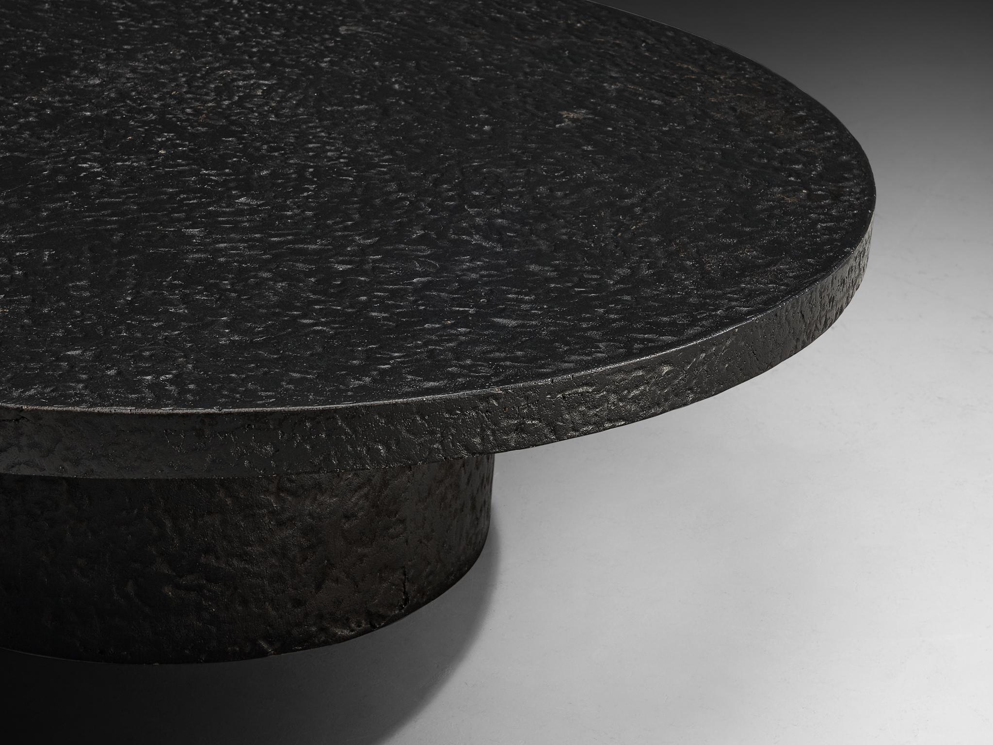 Brutalist Round Coffee Table in Black Stone Look Resin For Sale 1