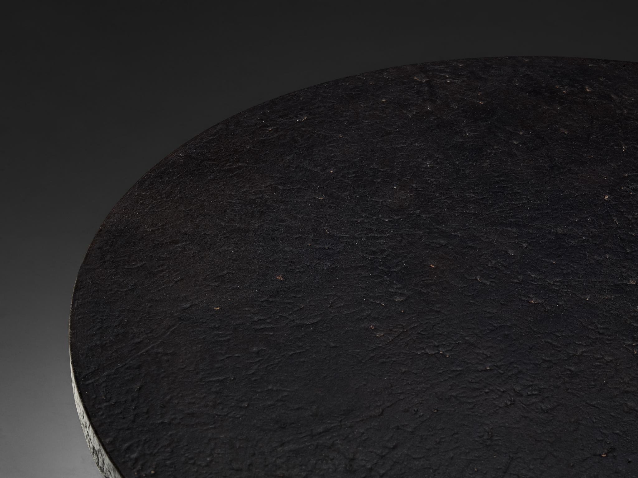 Brutalist Round Coffee Table in Black Stone Look Resin For Sale 1