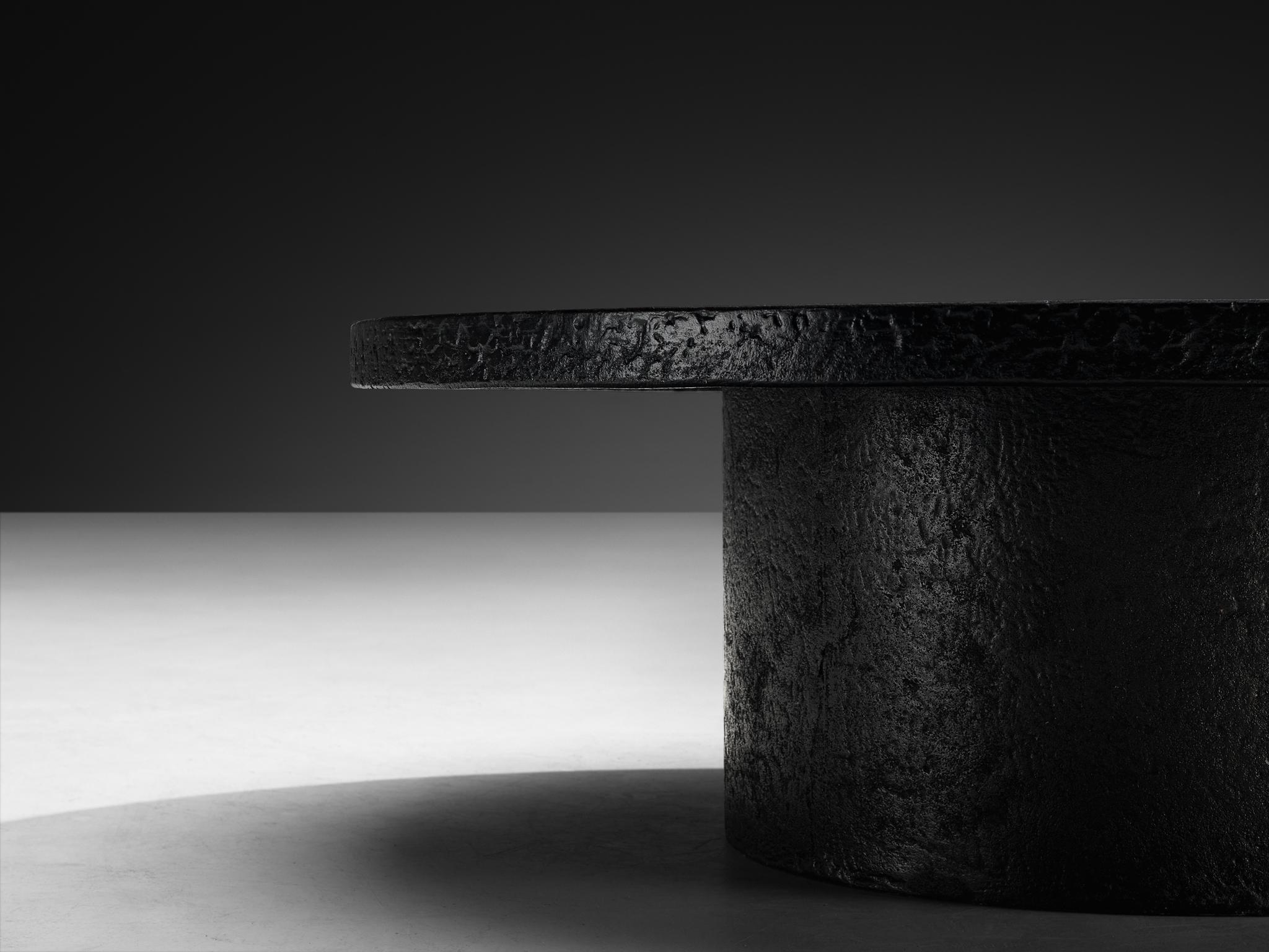 Brutalist Round Coffee Table in Black Stone Look Resin For Sale 2