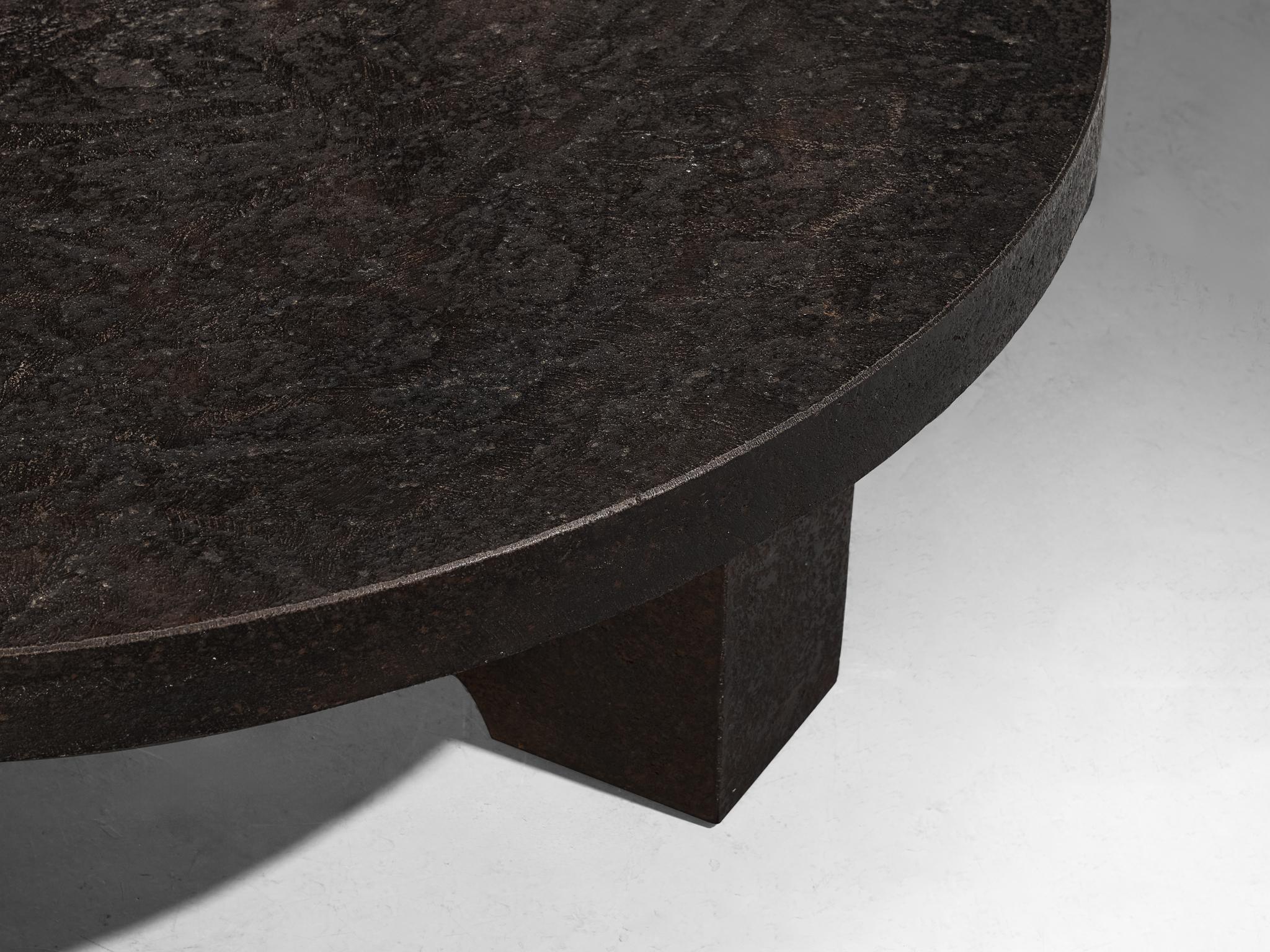 Resin Brutalist Round Coffee Table in Stone Look