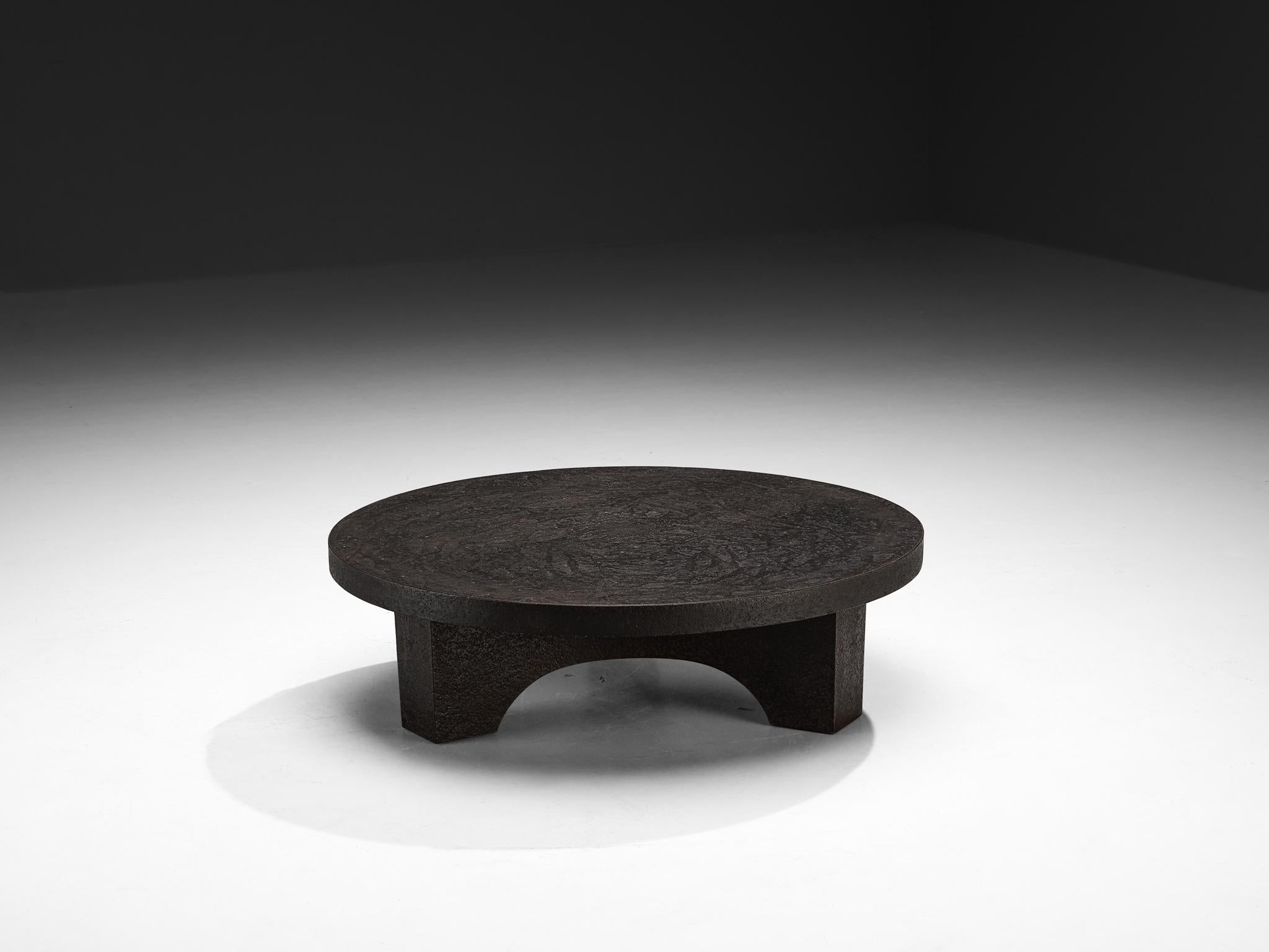 Brutalist Round Coffee Table in Stone Look 2