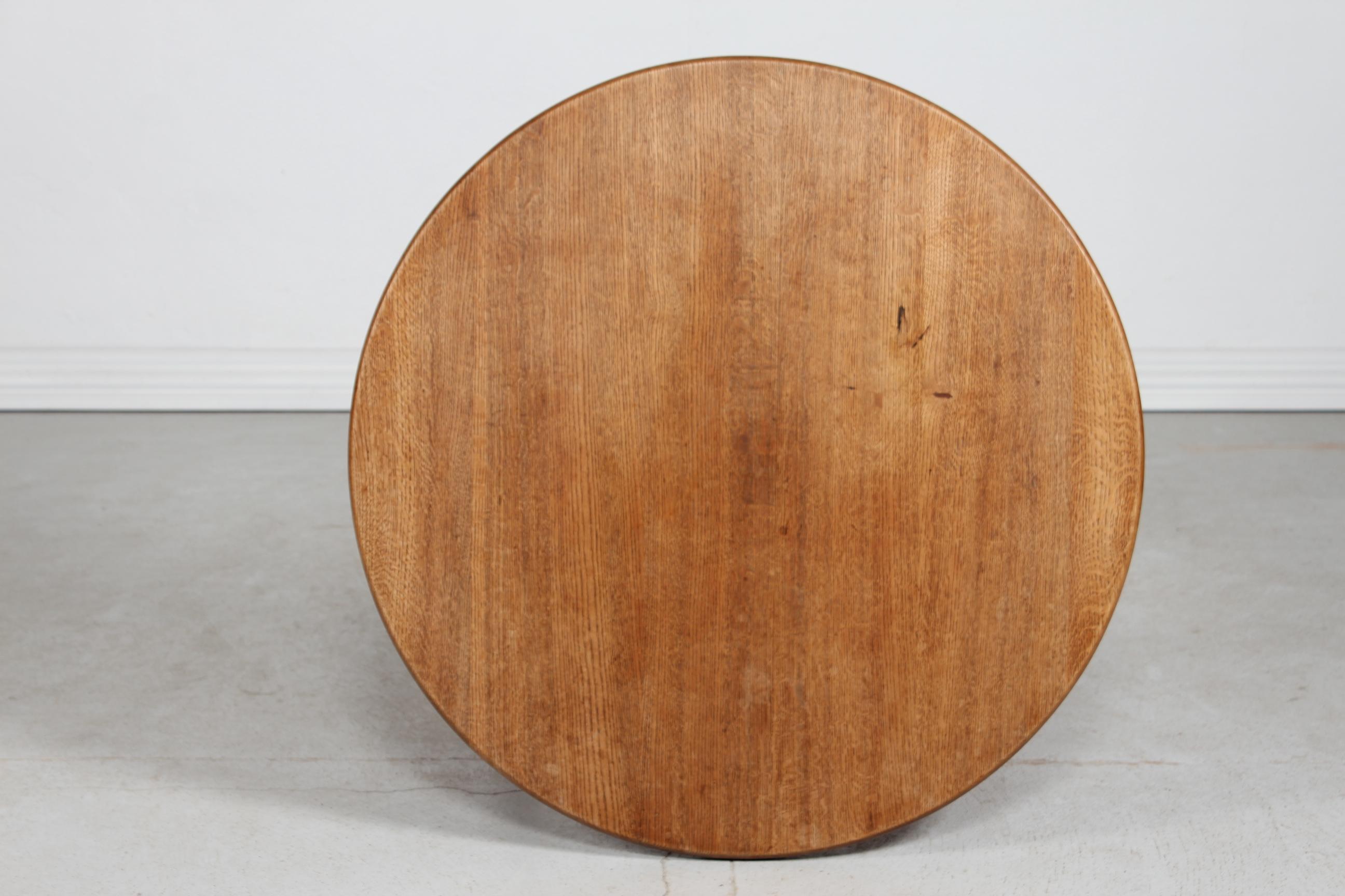 Mid-20th Century Brutalist Round Coffee Table of Solid Oak in Axel Einar Hjorth Style 1950s For Sale