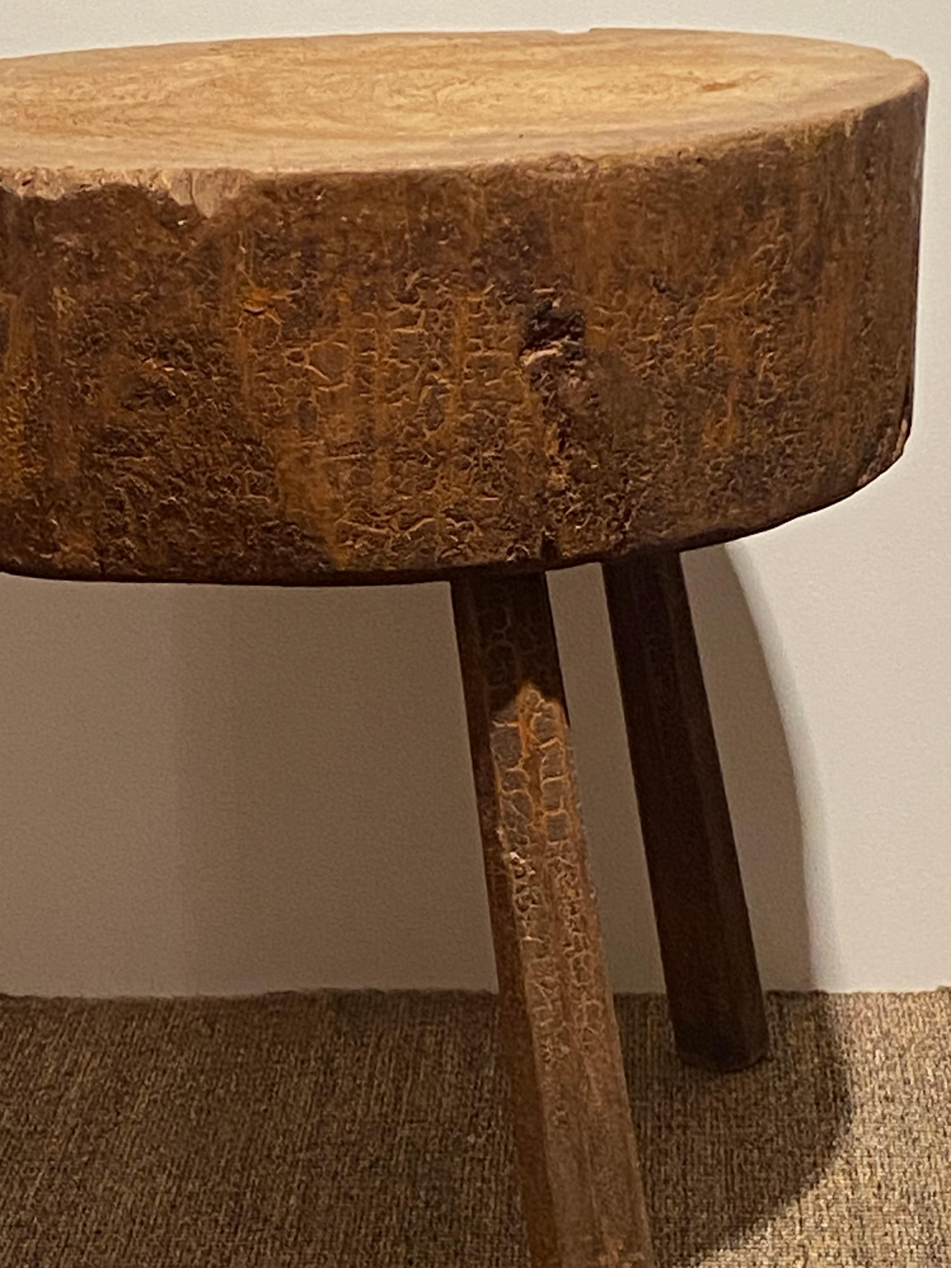 Spanish Brutalist round Tripod Table