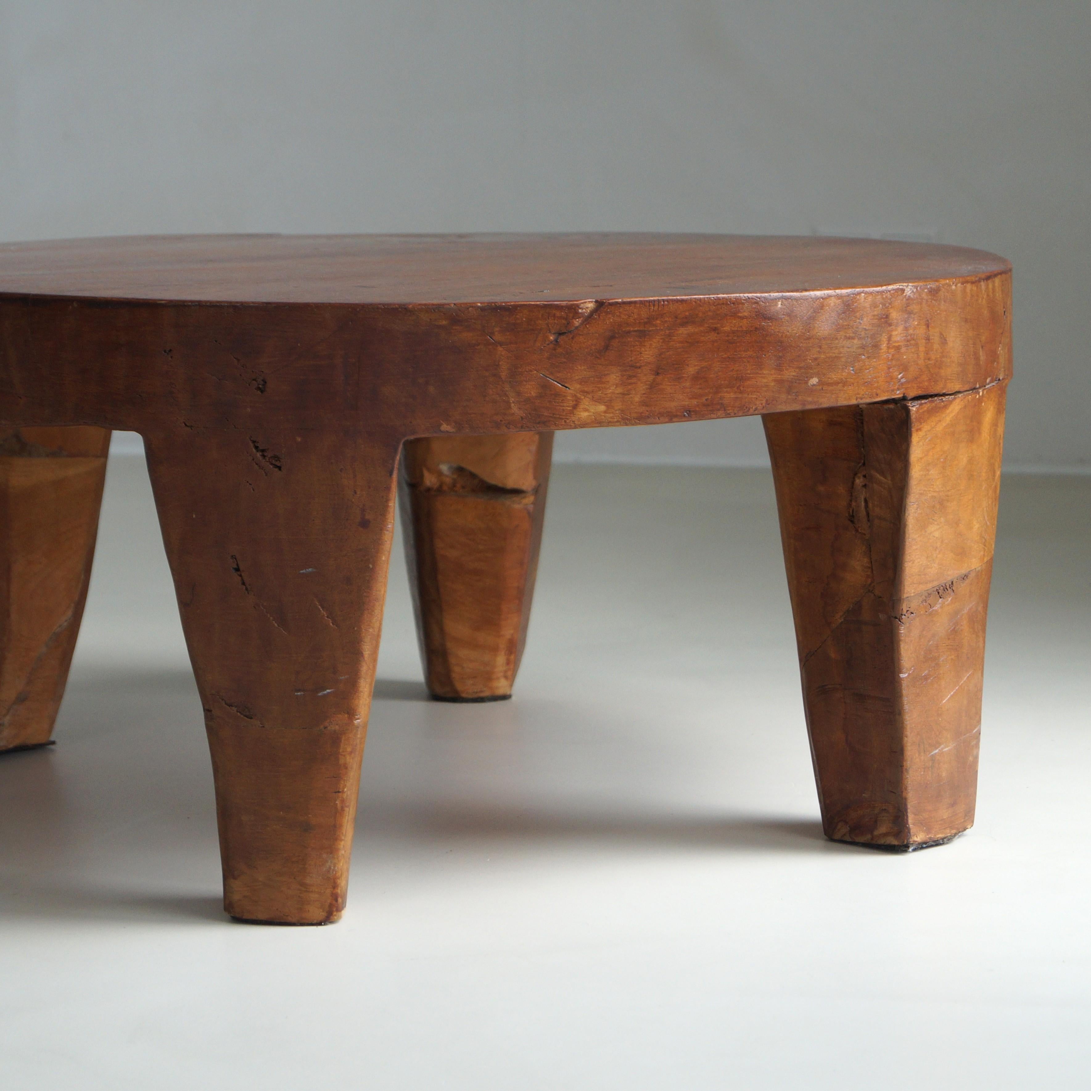 Brutalist Round Wooden Coffee Table, Netherlands, 1970s For Sale 7