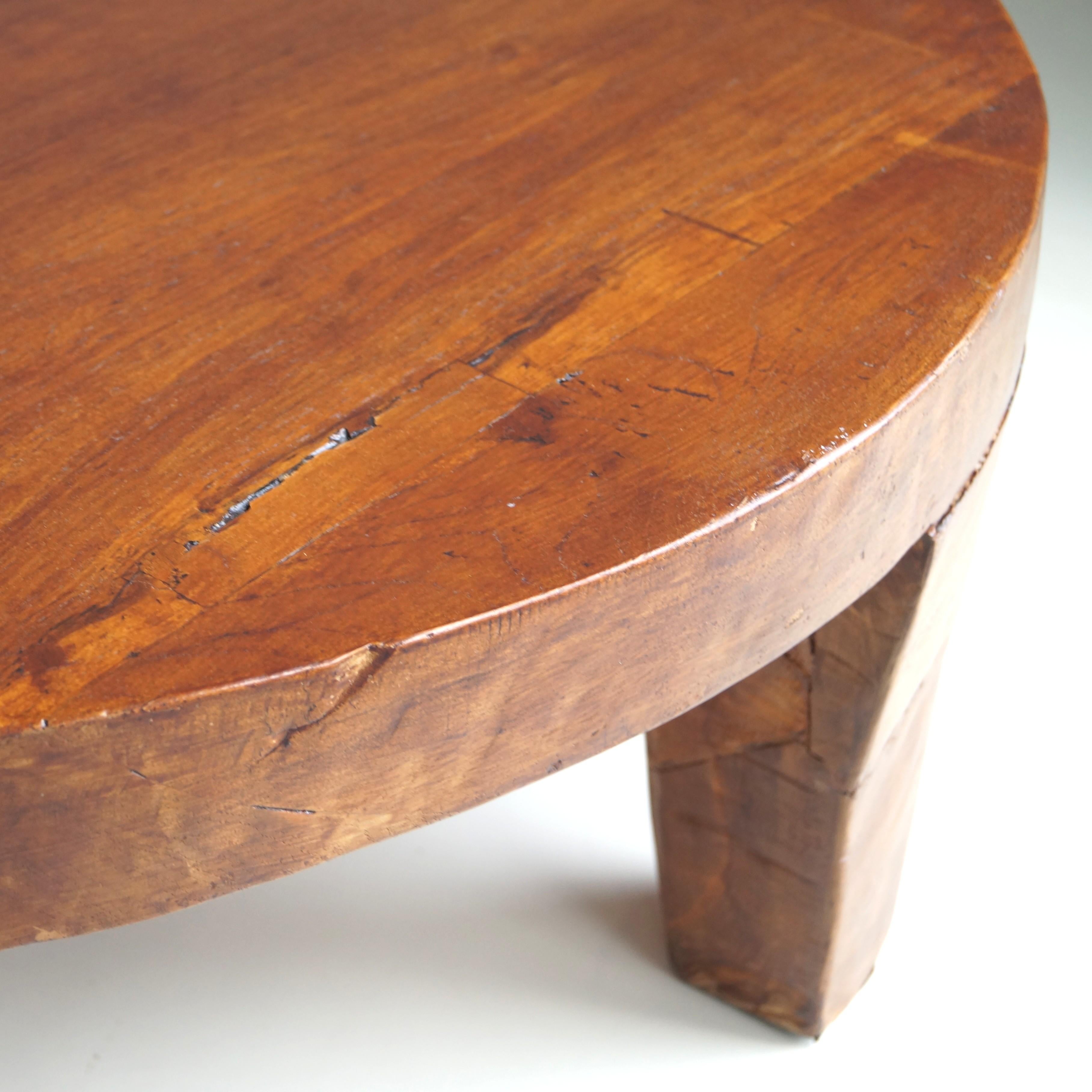 Brutalist Round Wooden Coffee Table, Netherlands, 1970s For Sale 1