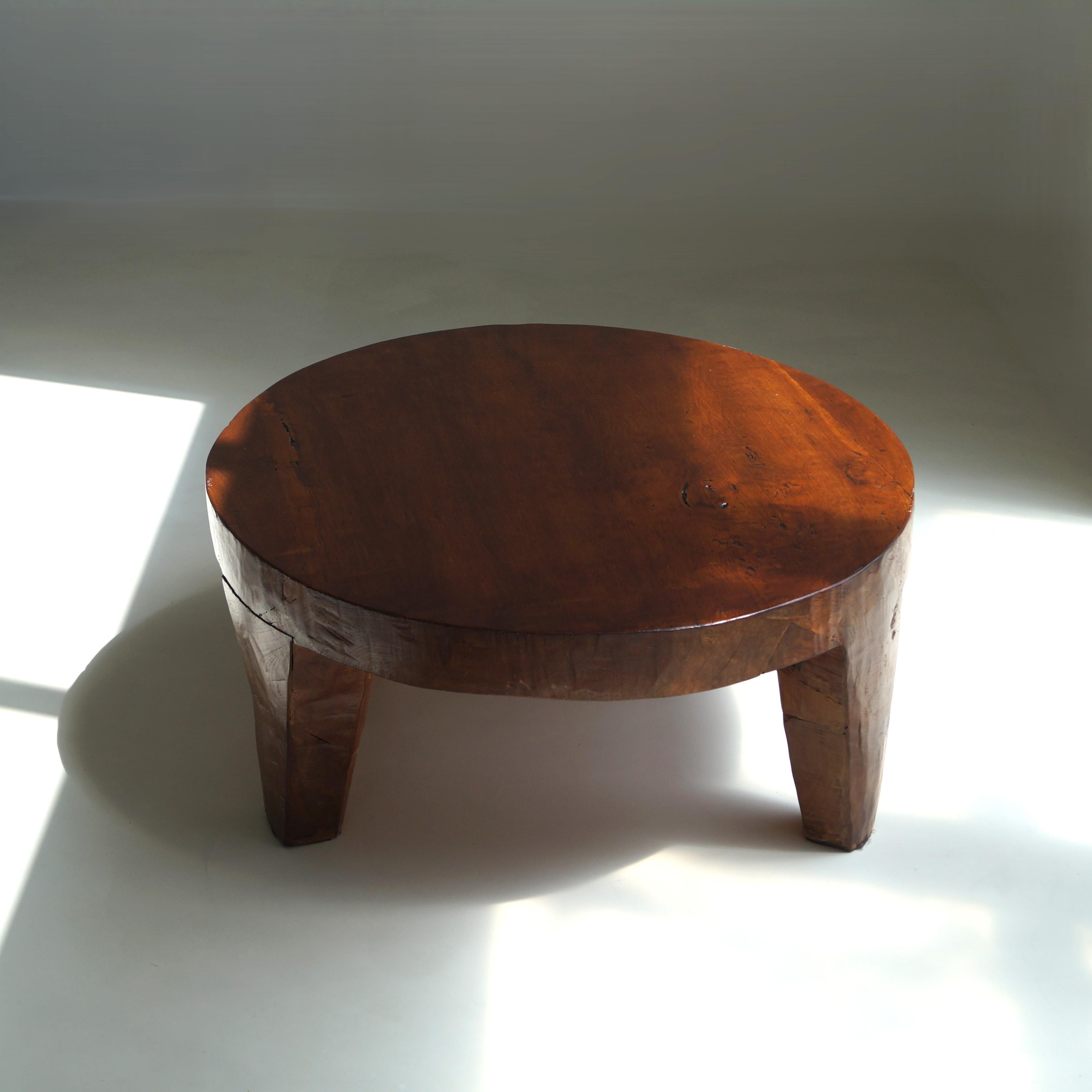 Brutalist Round Wooden Coffee Table, Netherlands, 1970s For Sale 2