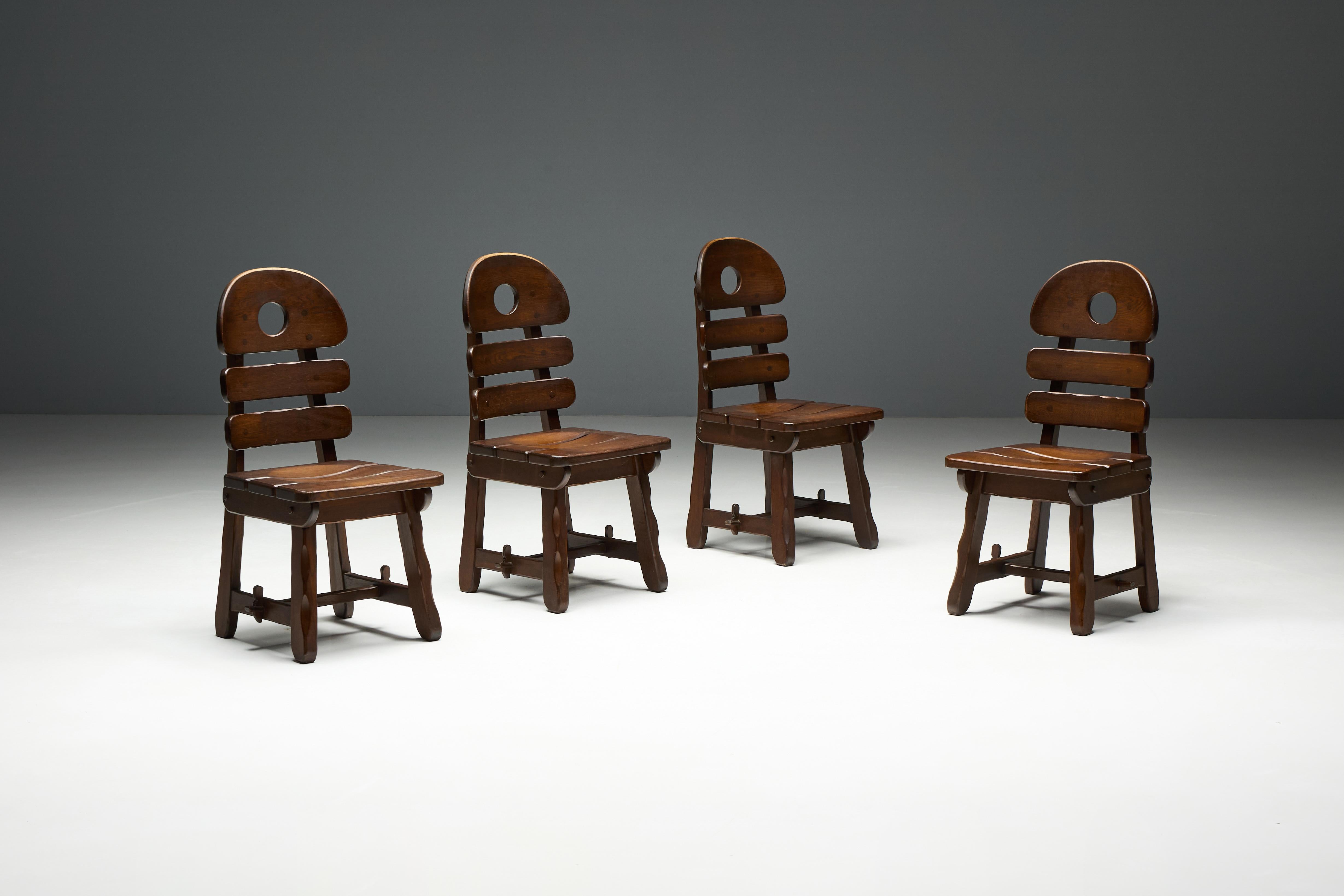 Fine XX secolo Sedie da pranzo rustiche brutaliste alpine in Oak macchiato, Spagna, anni '70 in vendita
