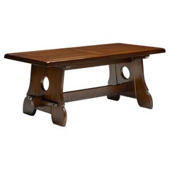 Table de salle à manger alpine rustique brutaliste en chêne teinté, Espagne, 1970