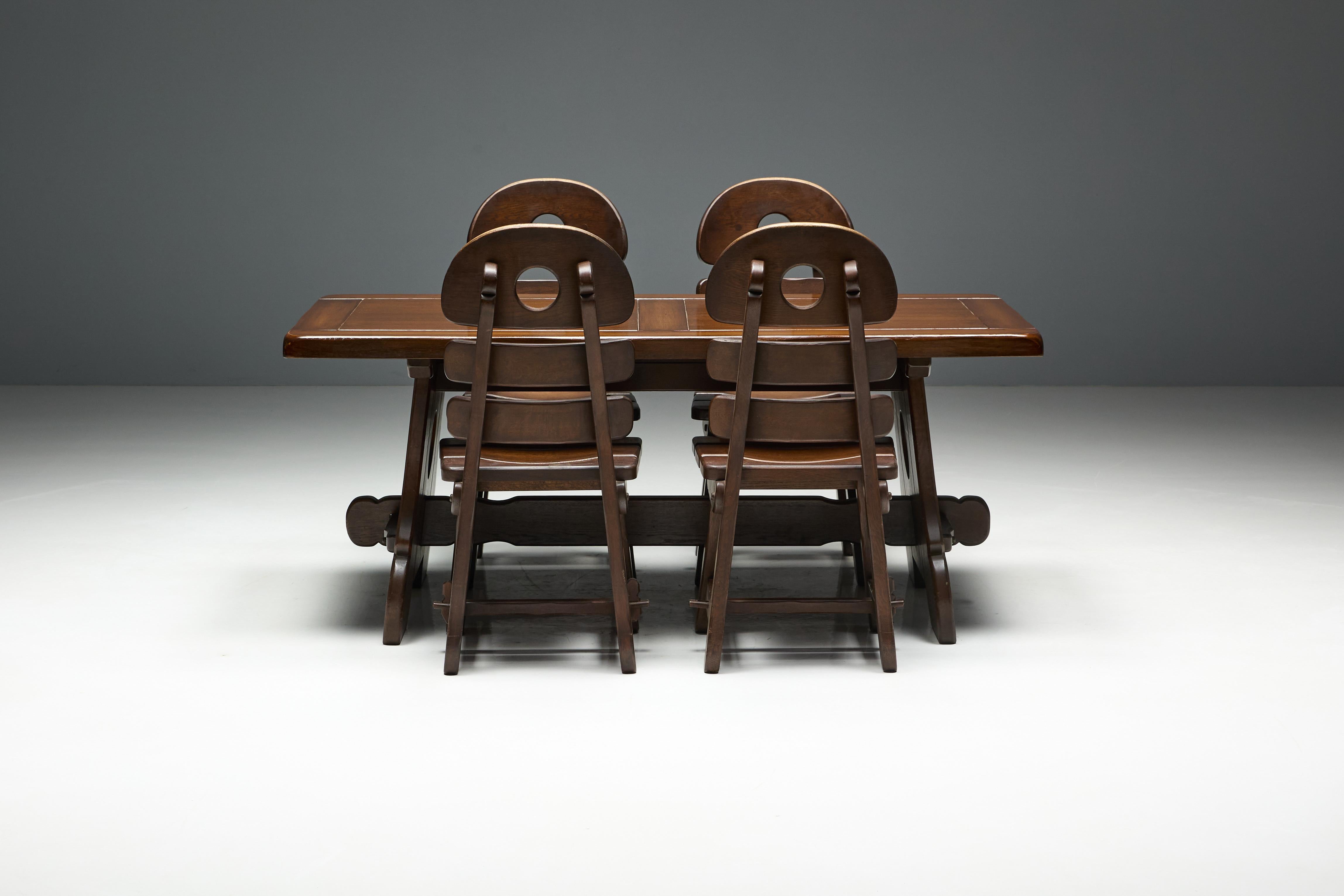 Cet ensemble de salle à manger Alpine capture le charme rustique et l'artisanat raffiné synonymes des Alpes. Composée d'une table de salle à manger en bois massif et de chaises assorties, chaque pièce respire la beauté robuste et la qualité durable