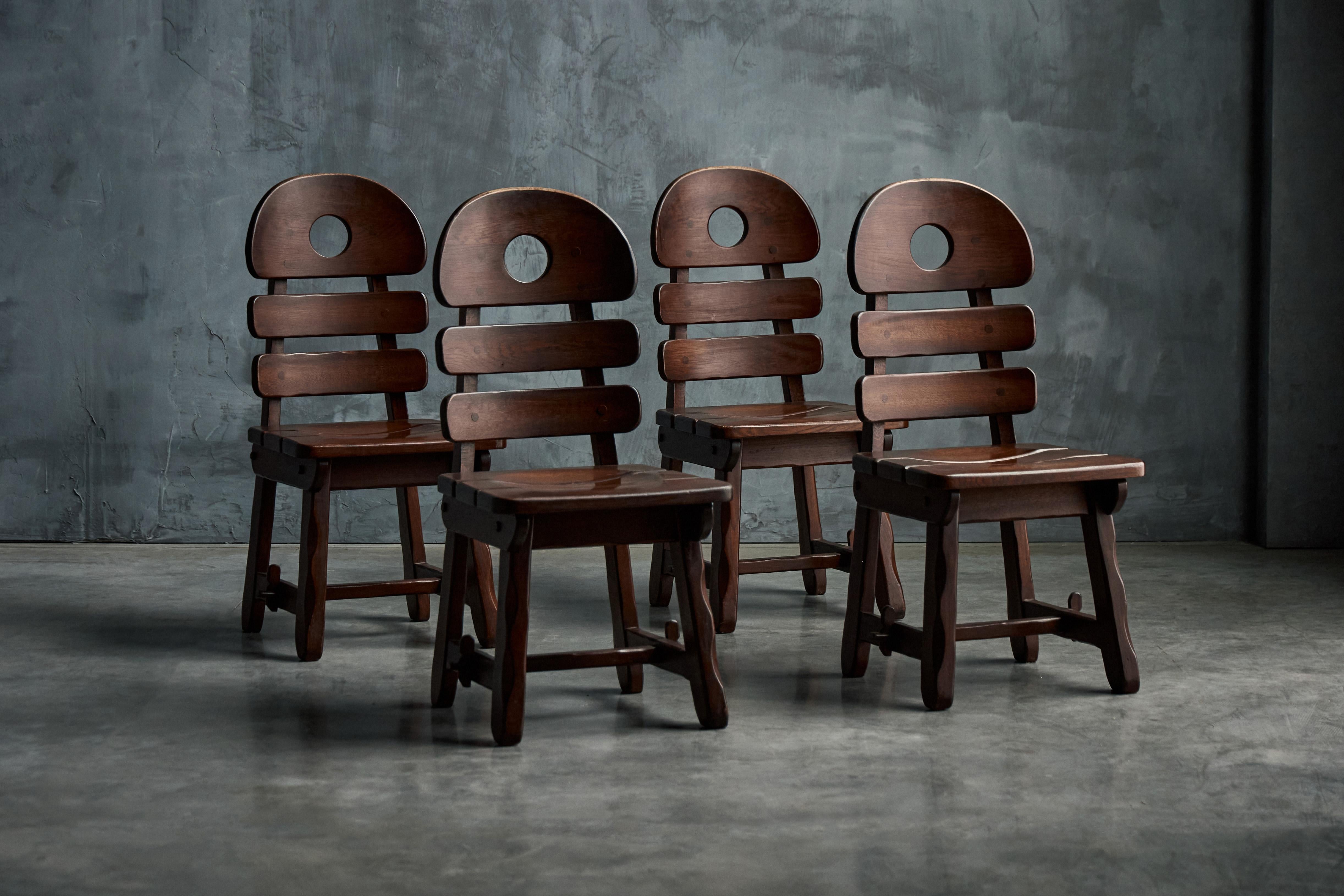 XX secolo Set da pranzo rustico-moderno brutalista in Oak macchiato, Spagna, anni '70 in vendita