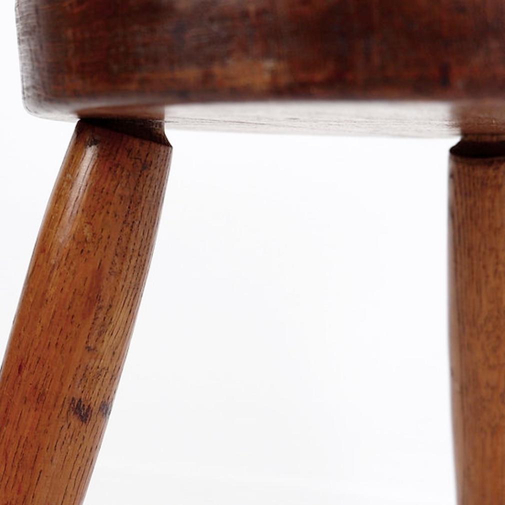 Sgabello treppiede rustico brutalista in Oak - Anni '60 in vendita 3