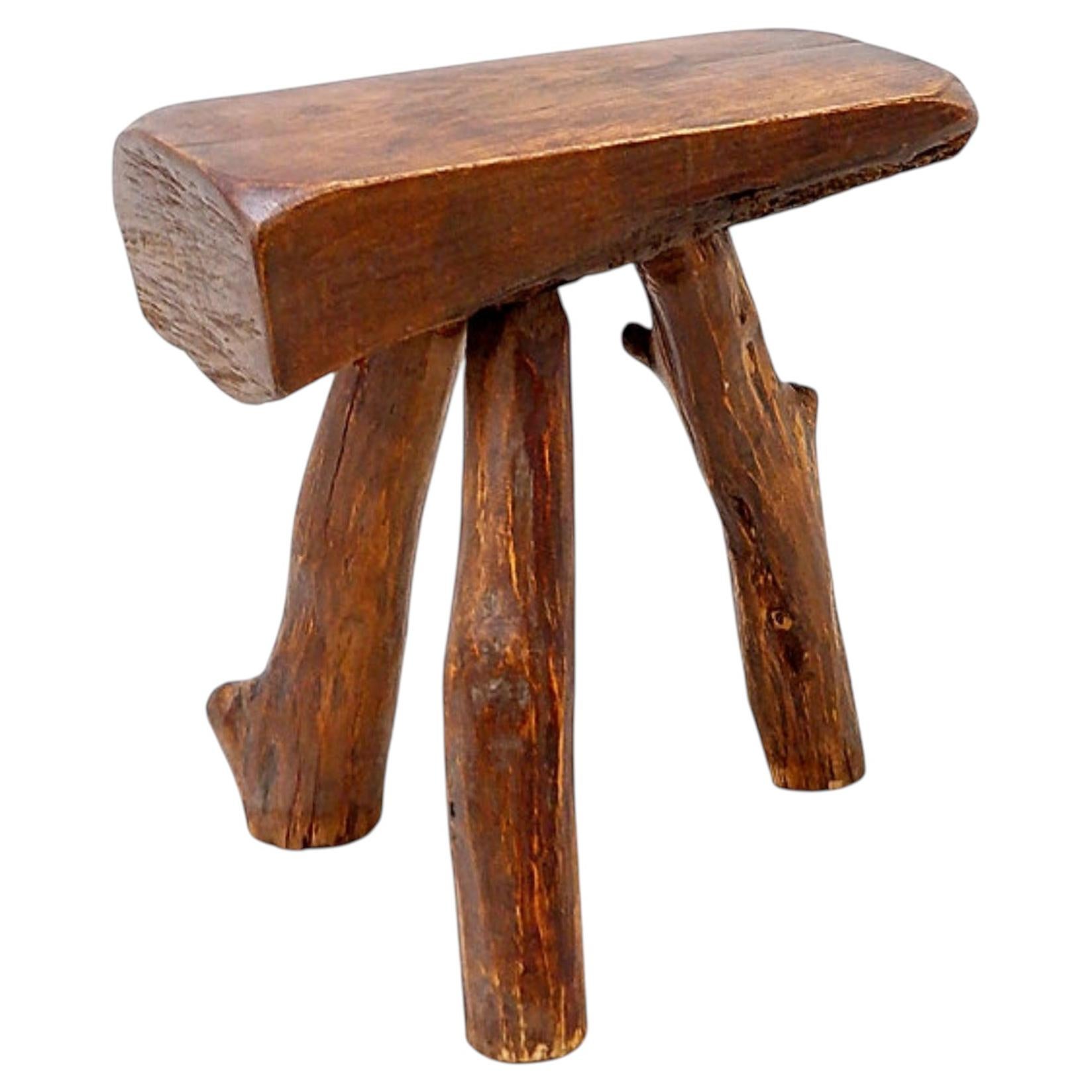 Brutalist Rustic tripod Wooden Stool - Natural Shape - 1950/60s For Sale