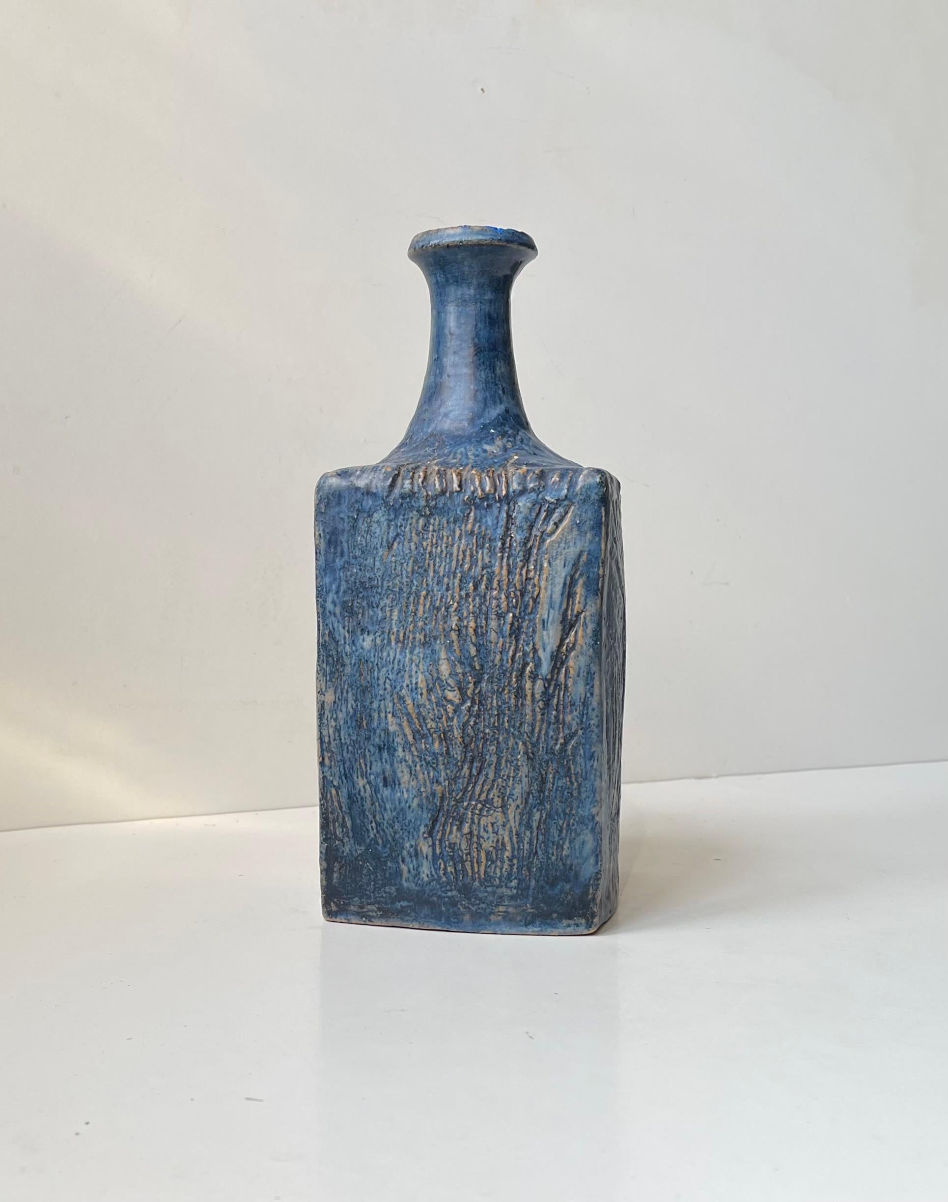 Brutalist Scandinavian Blue Stoneware Vase in the style of Annikki Hovisaari In Fair Condition For Sale In Esbjerg, DK