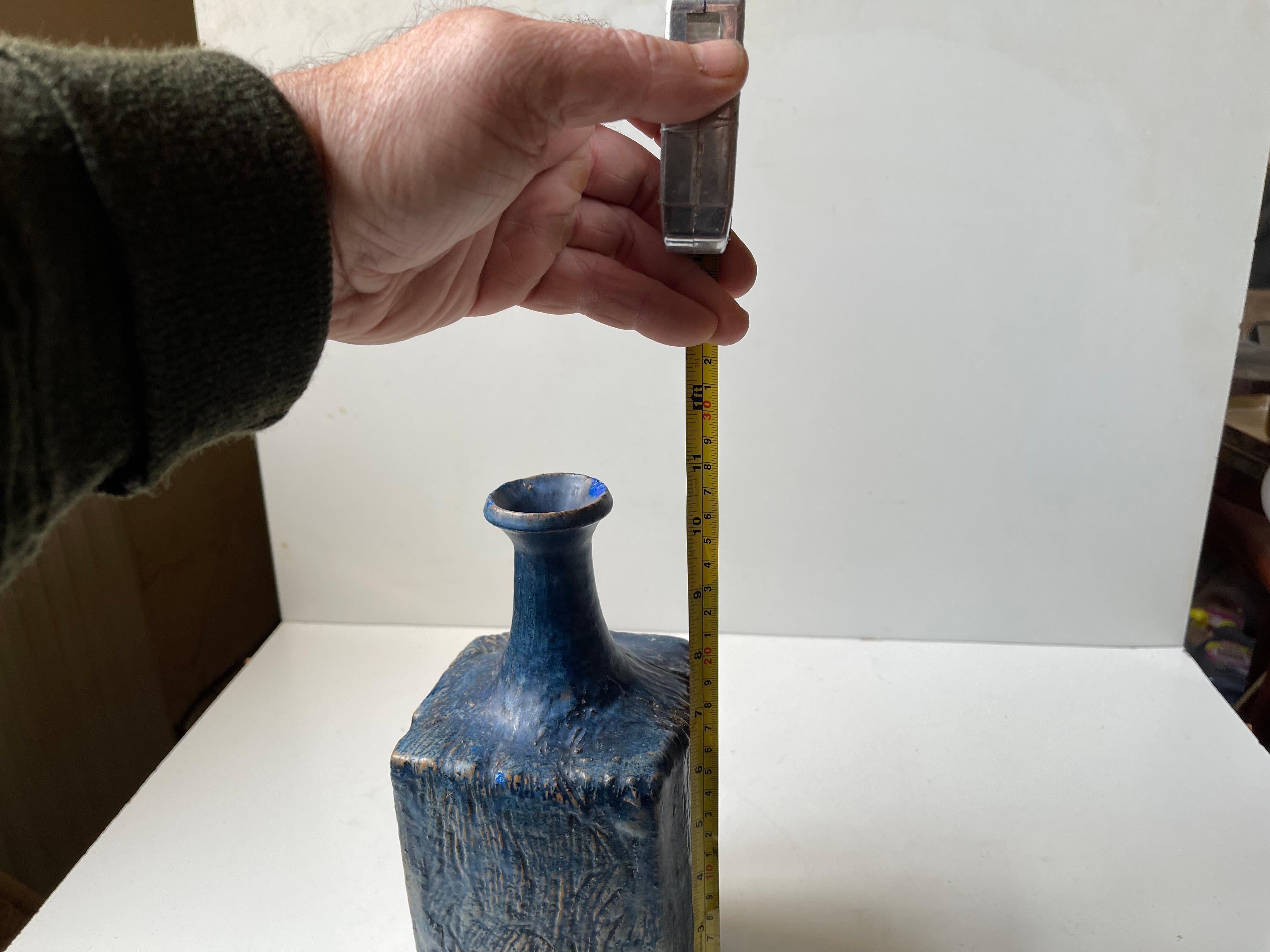 Brutalist Scandinavian Blue Stoneware Vase in the style of Annikki Hovisaari For Sale 2