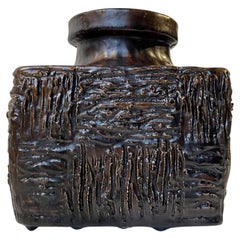 Vase scandinave brutaliste en grès avec glaçure à la lave brune, 1970