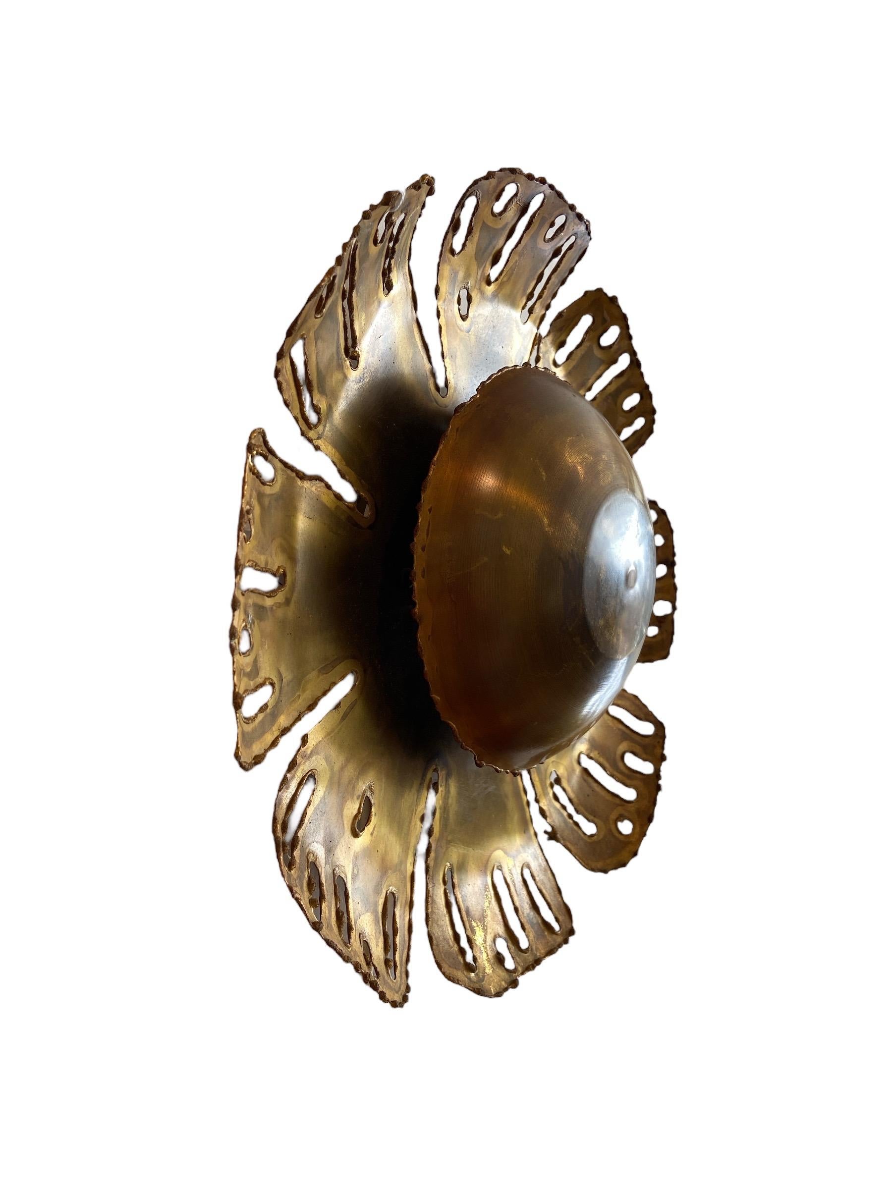 Mid-Century Modern Applique brutaliste en laiton en vente
