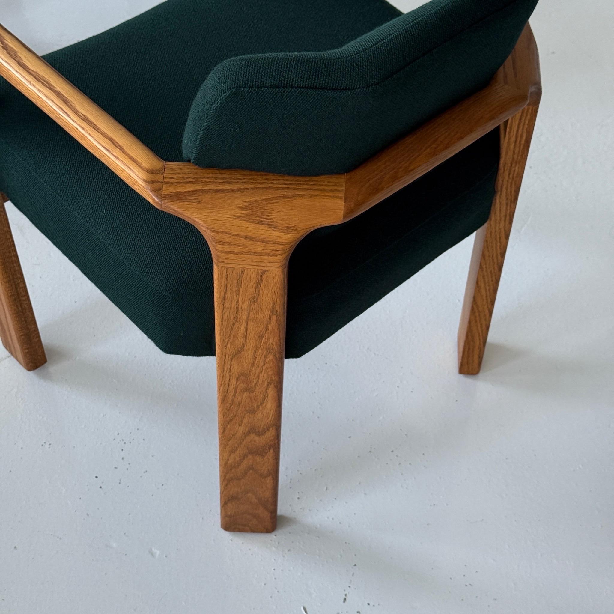 Brutalistische skulpturale Esszimmerstühle von Lou Hodges für Generation 80 im Angebot 1