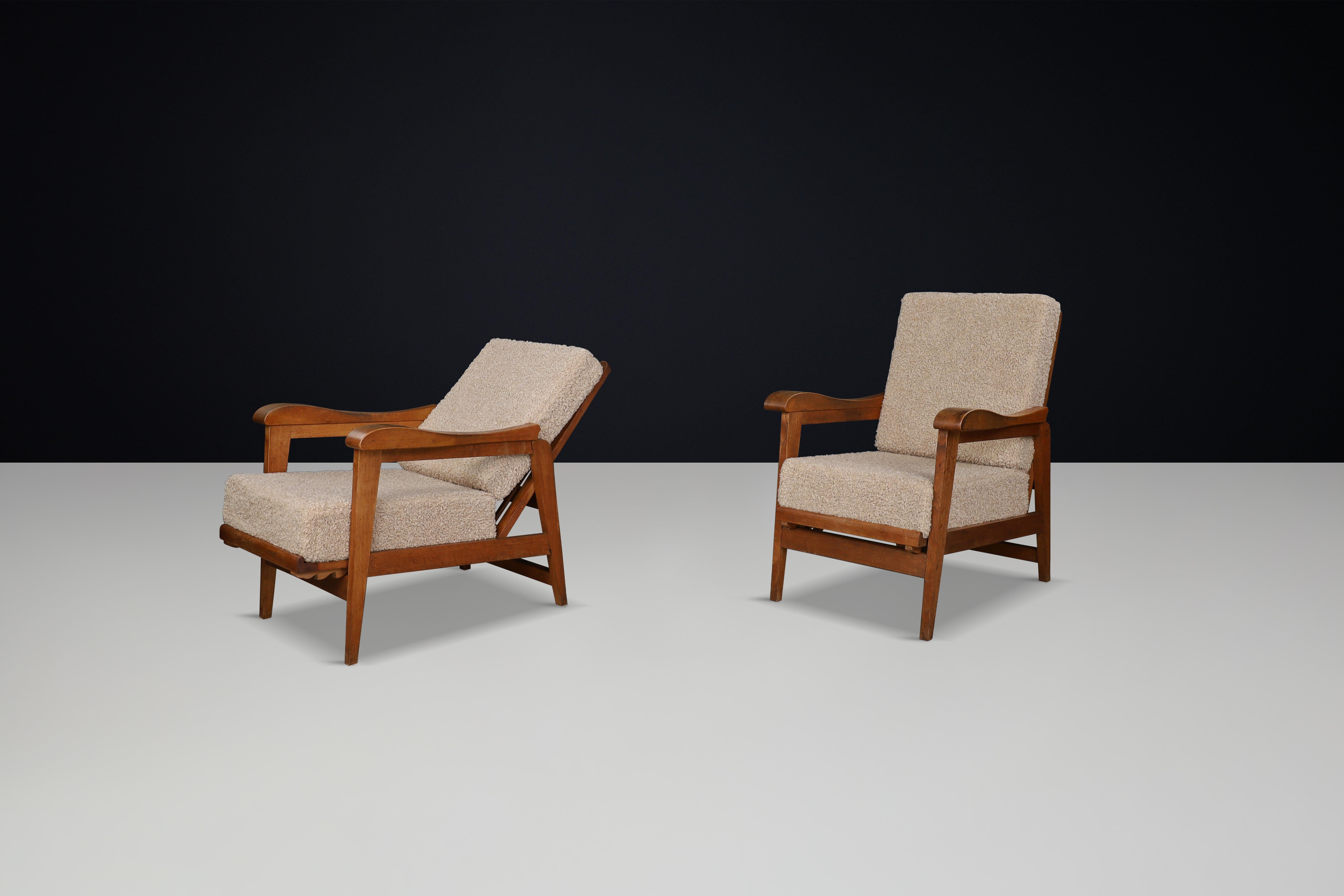 20th Century Brutalist Sculptural Adjustable Lounge Chairs in Oak and Teddy Upholstery France For Sale