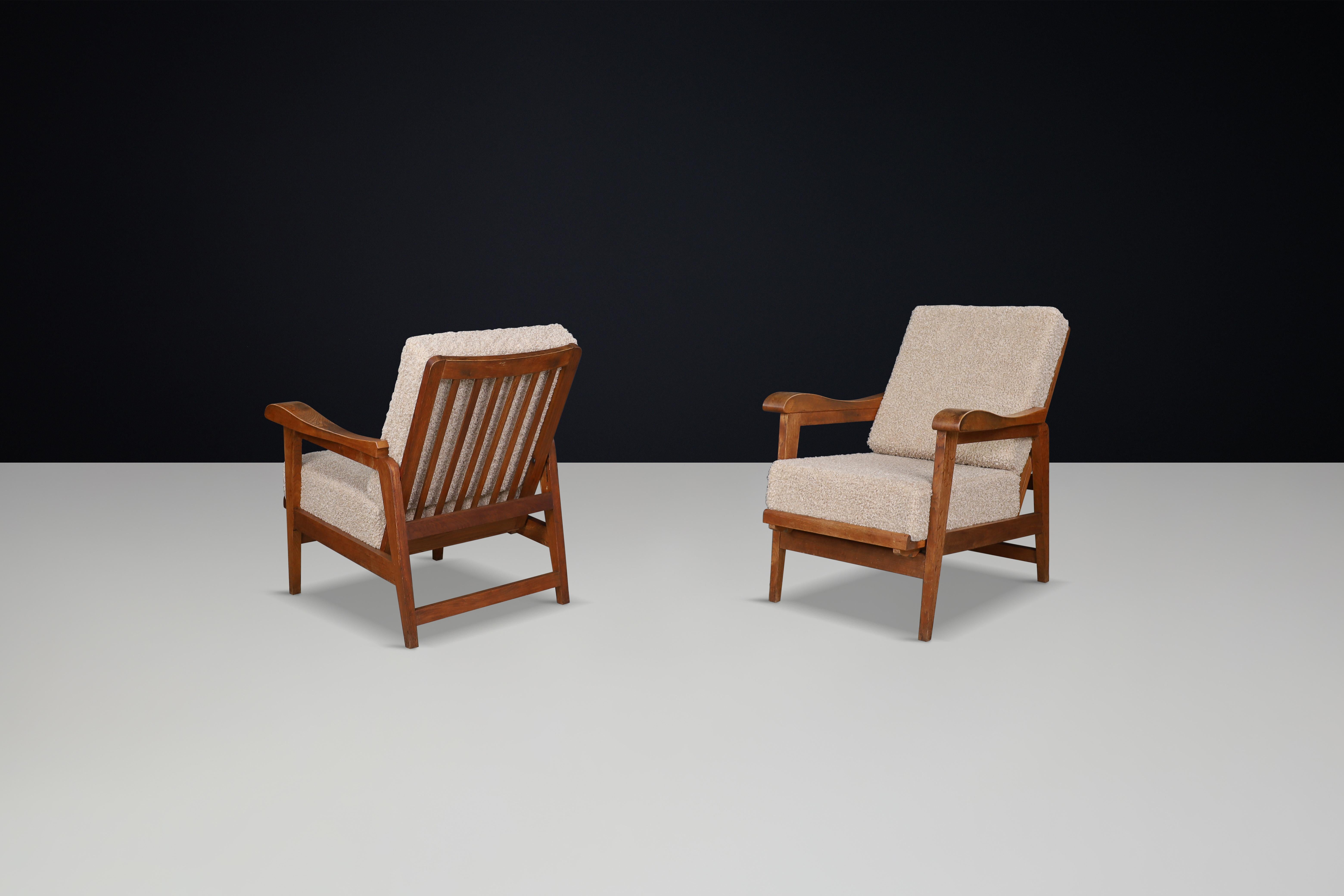 Brutalist Sculptural Adjustable Lounge Chairs in Oak and Teddy Upholstery France For Sale 1