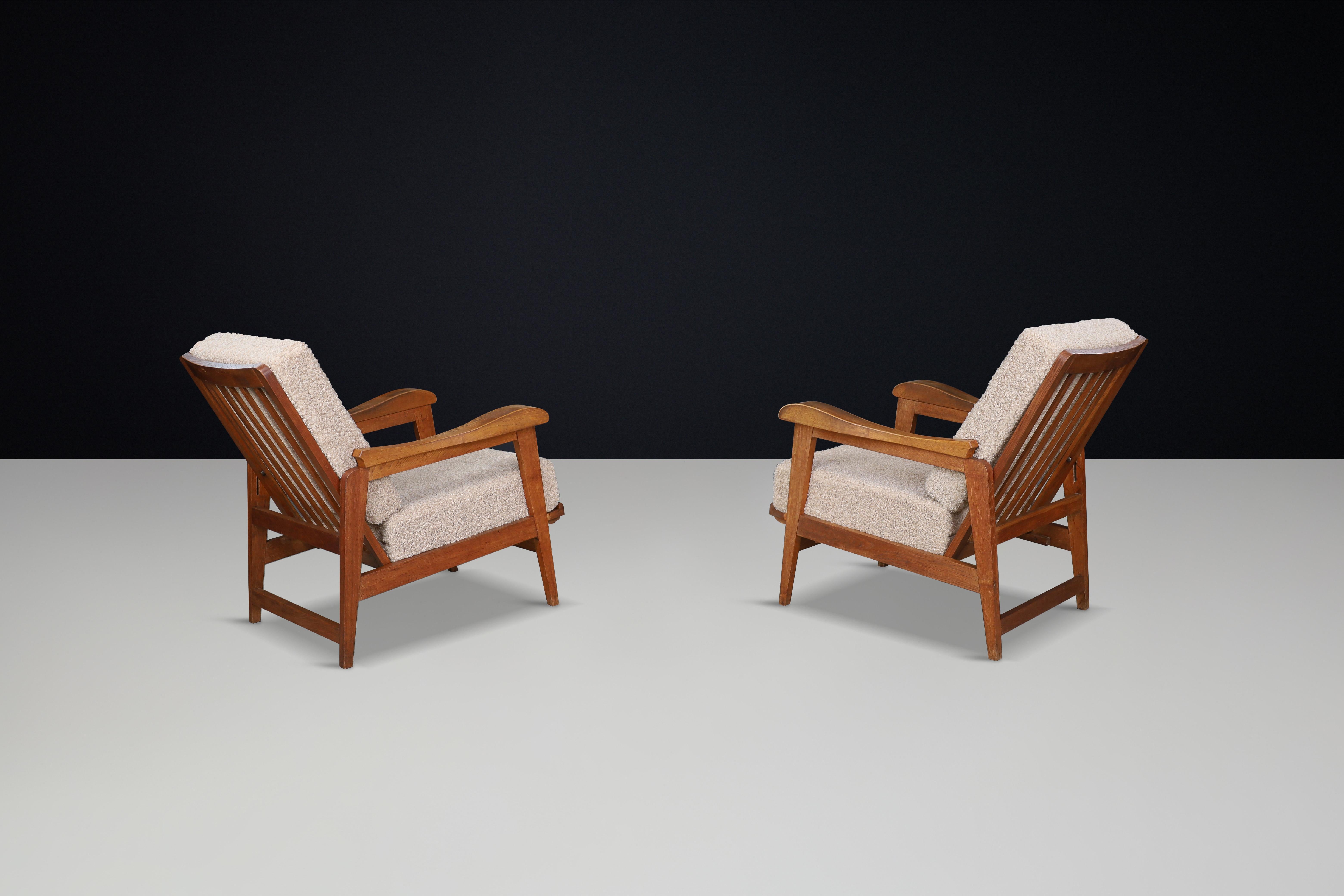 Mid-Century Modern Brutalist Sculptural Adjustable Lounge Chairs in Oak and Teddy Upholstery France For Sale