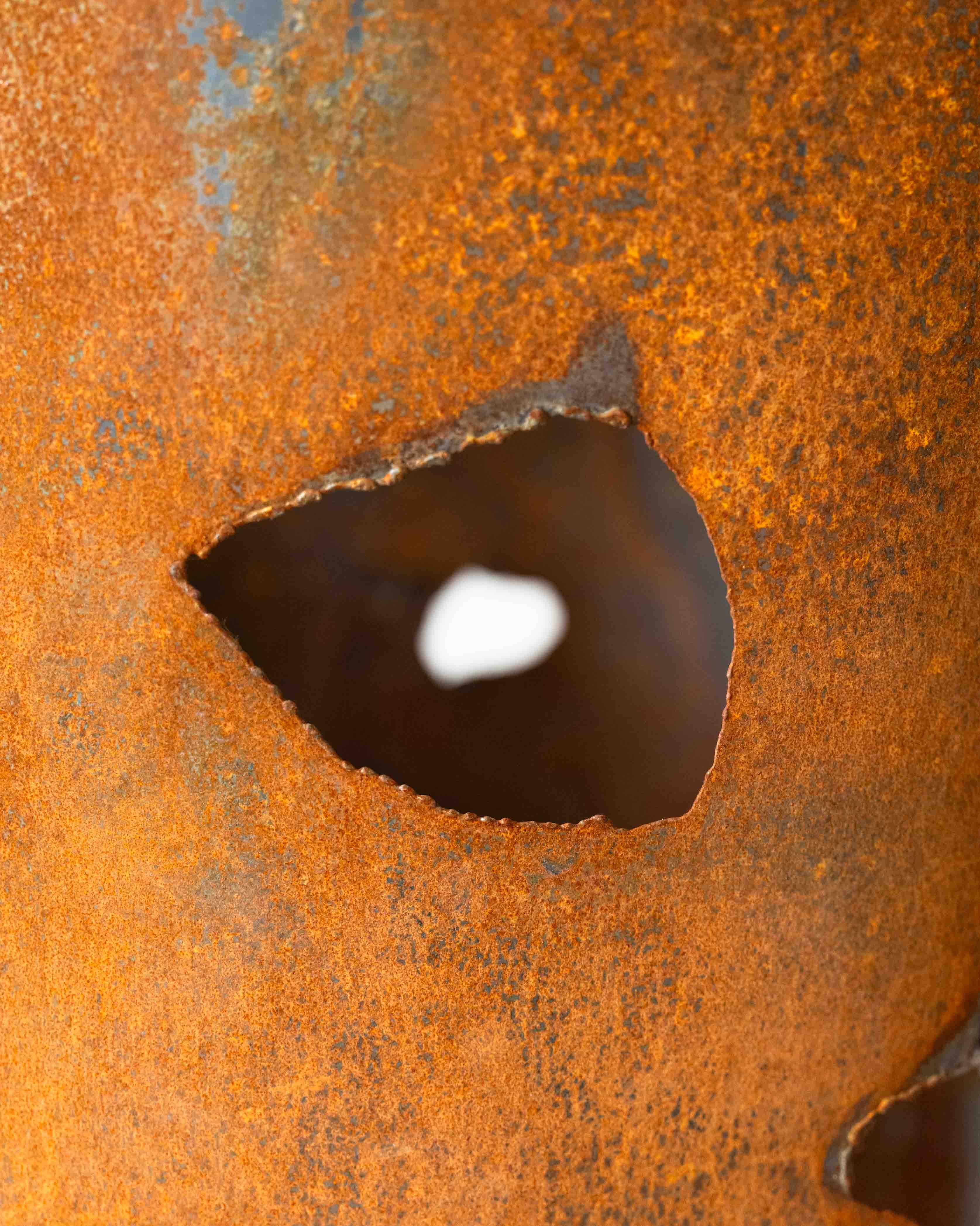20ième siècle Table d'appoint sculpturale brutaliste en vente